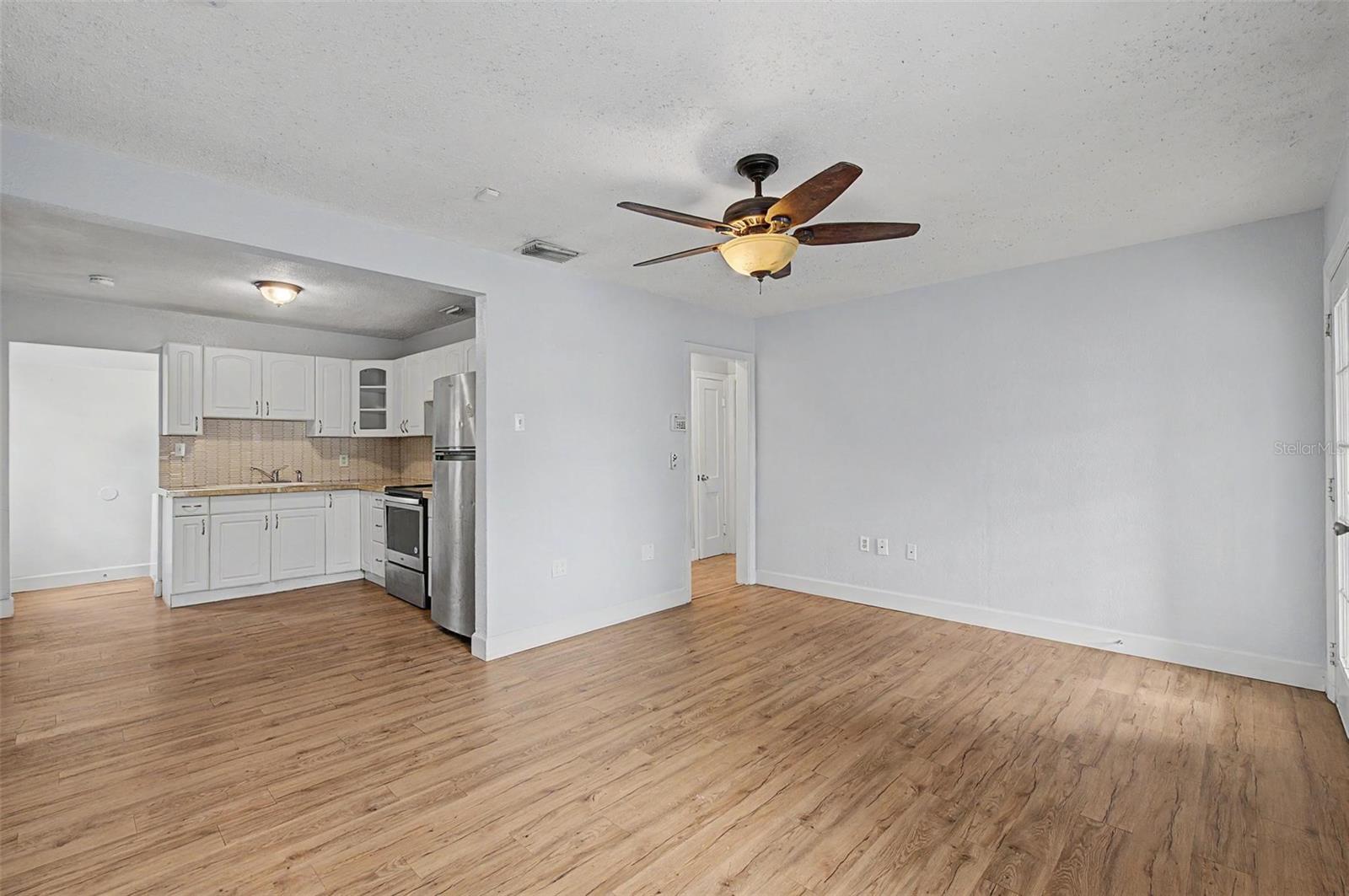 3208 W HARTNETT AVE — photo 9
