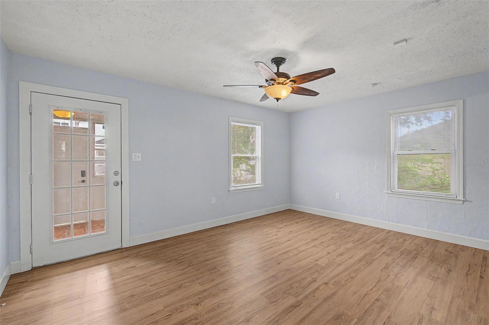 3208 W HARTNETT AVE — photo 10