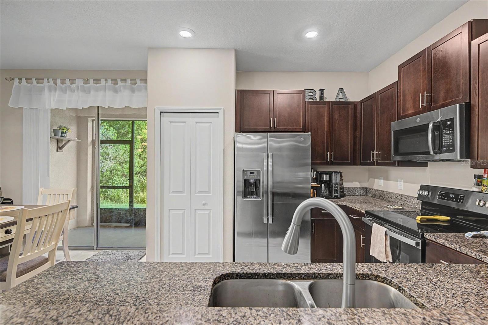 9706 PEMBROOKE PINES DR — photo 10