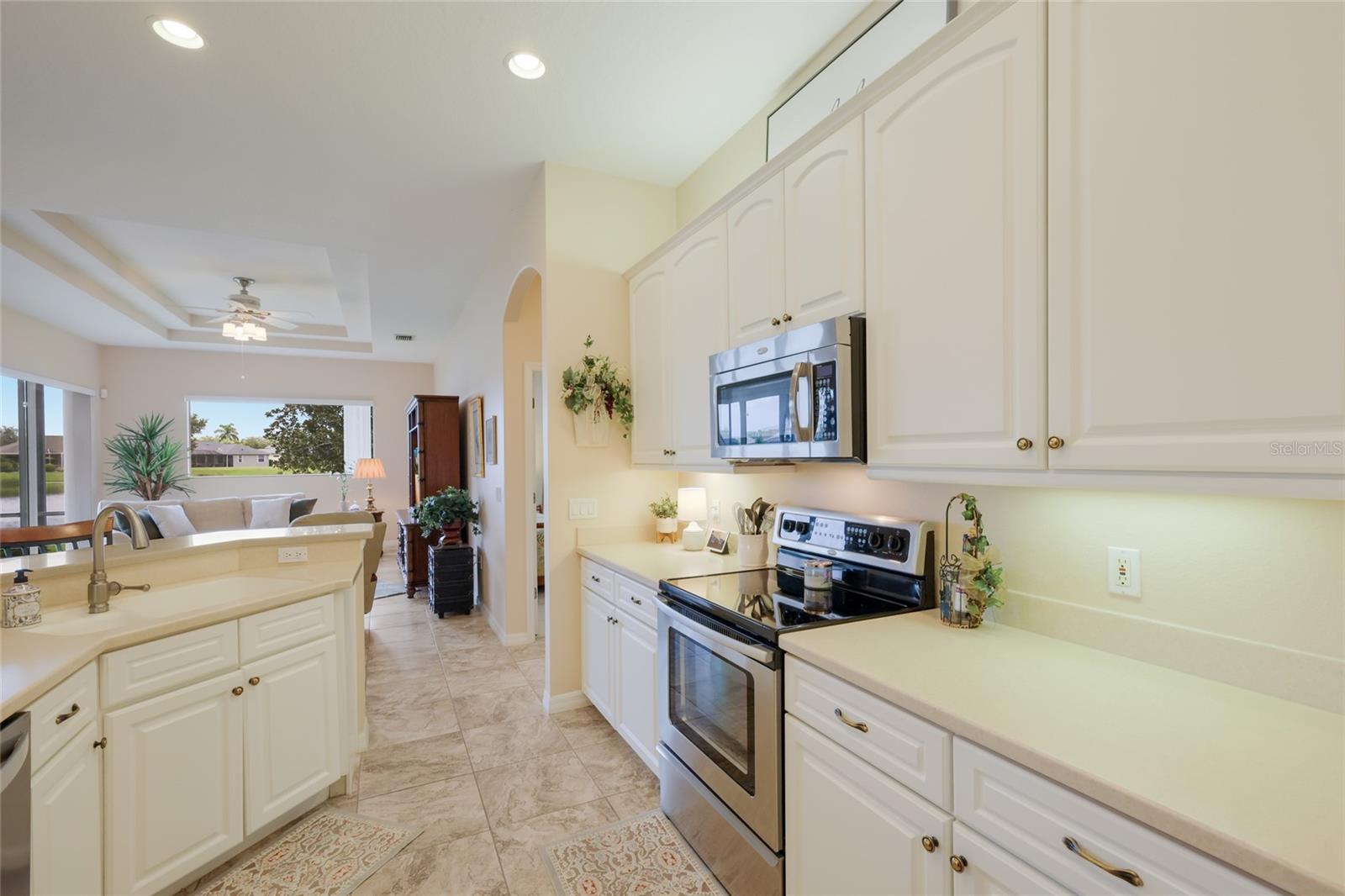 248 DAHLIA CT — photo 18