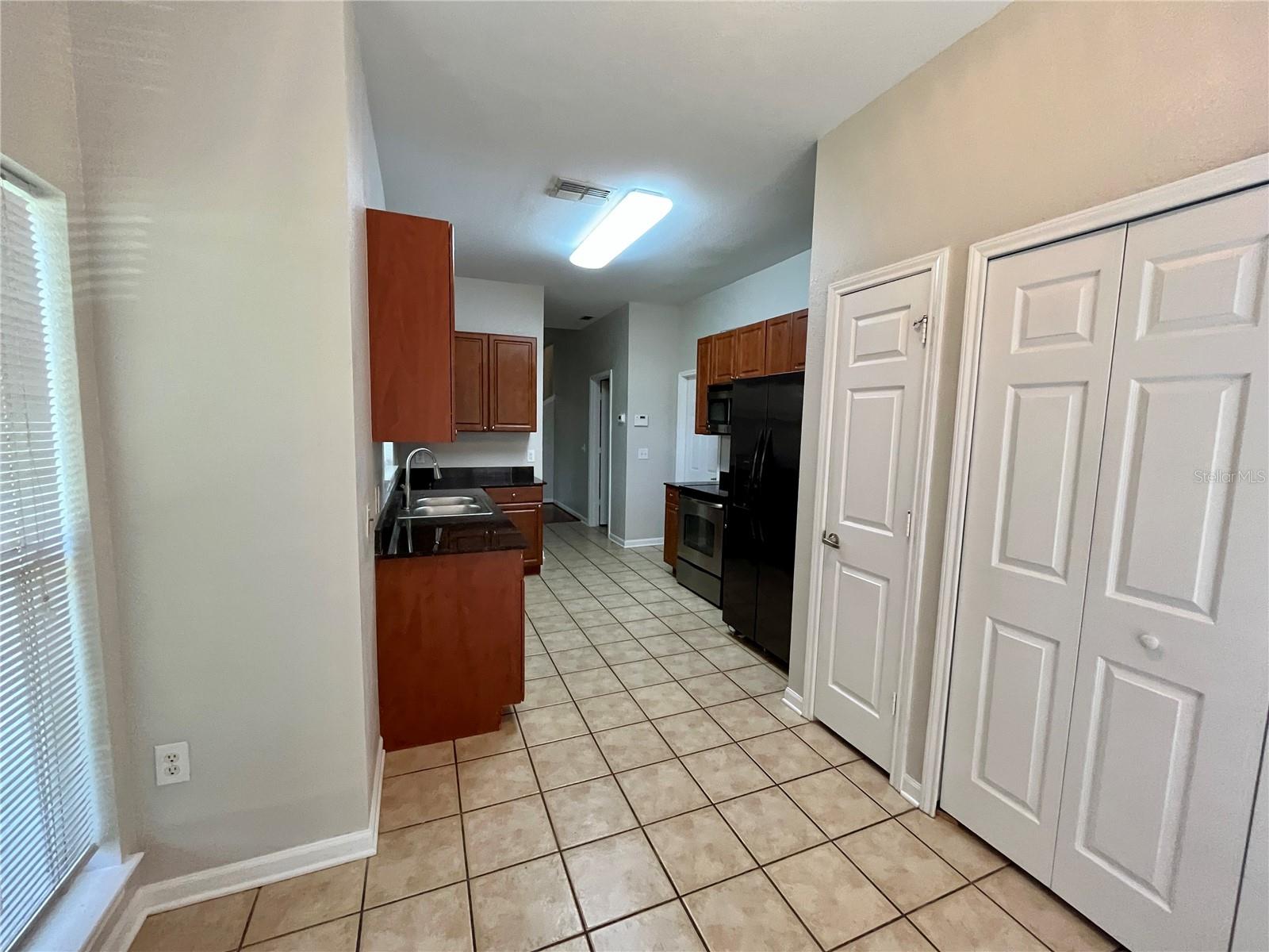 8202 DOWNPATRICK CT — photo 6