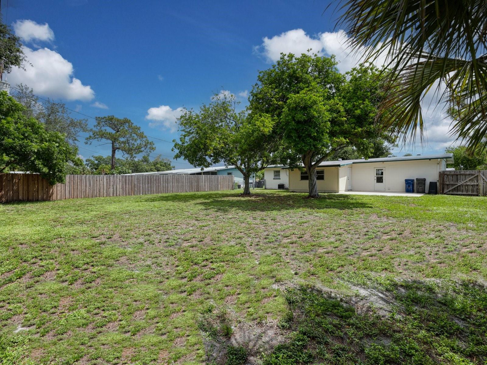 208 62ND ST W — photo 18