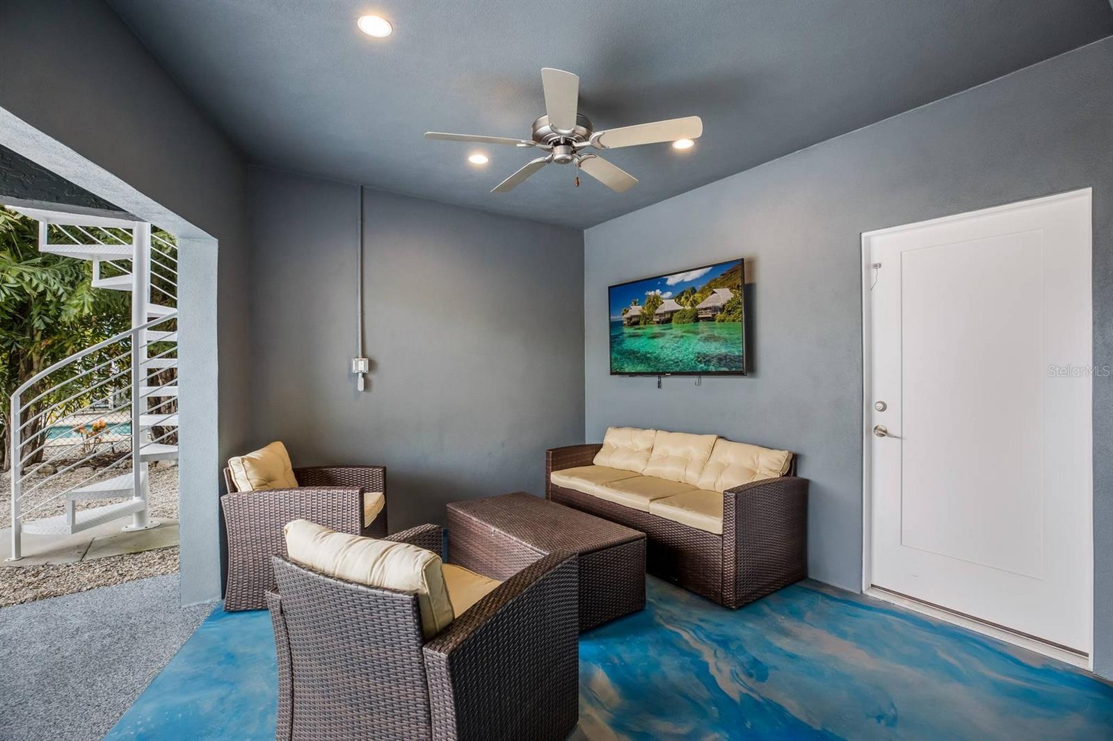 322 TARPON ST — photo 36