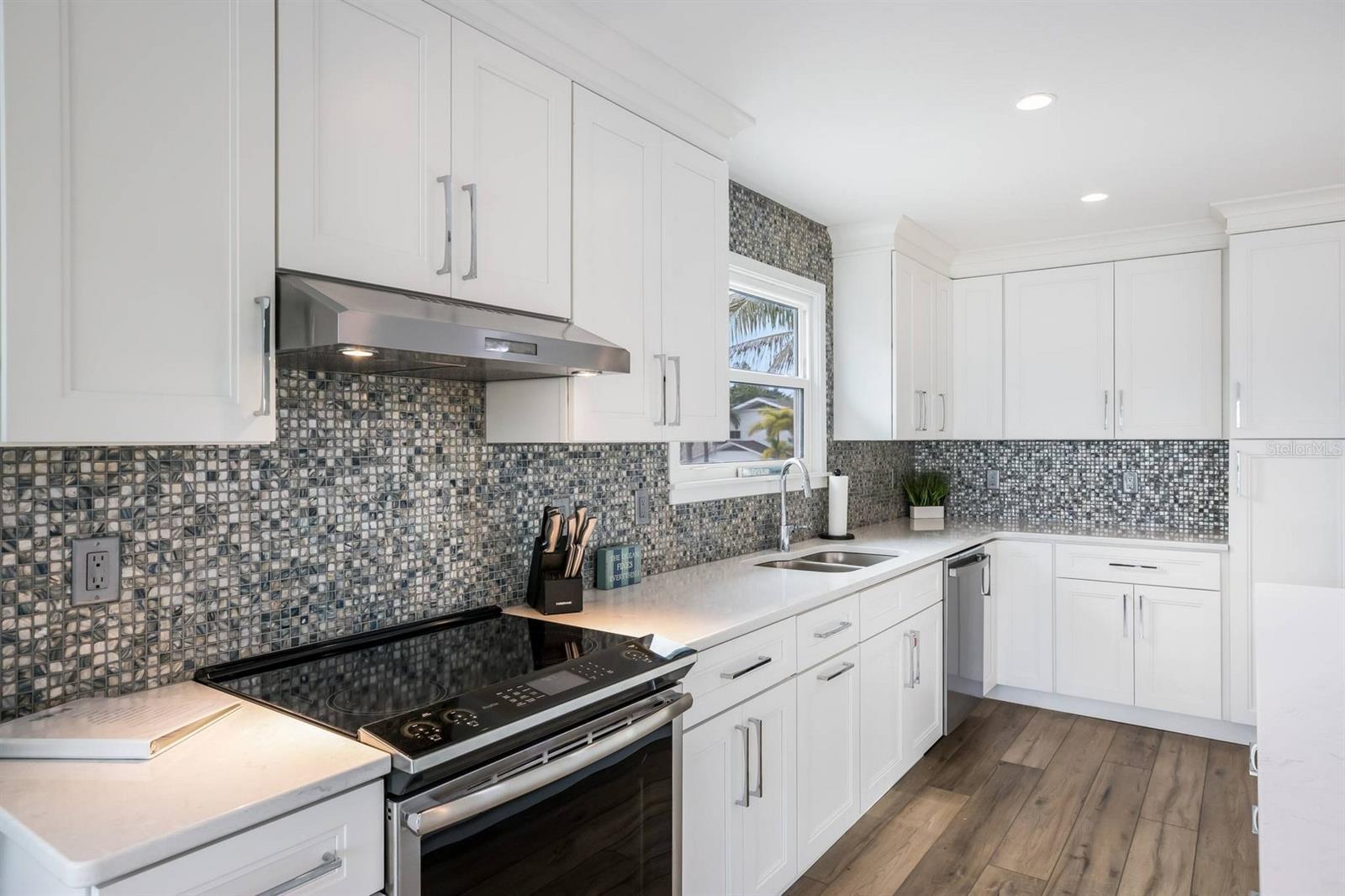 322 TARPON ST — photo 15