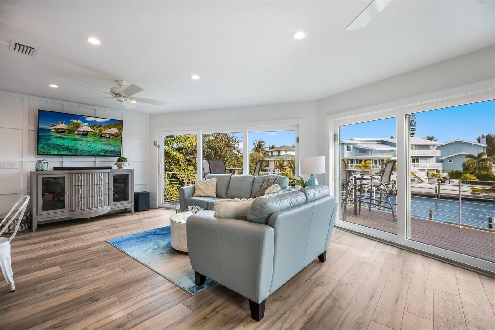 322 TARPON ST — photo 8