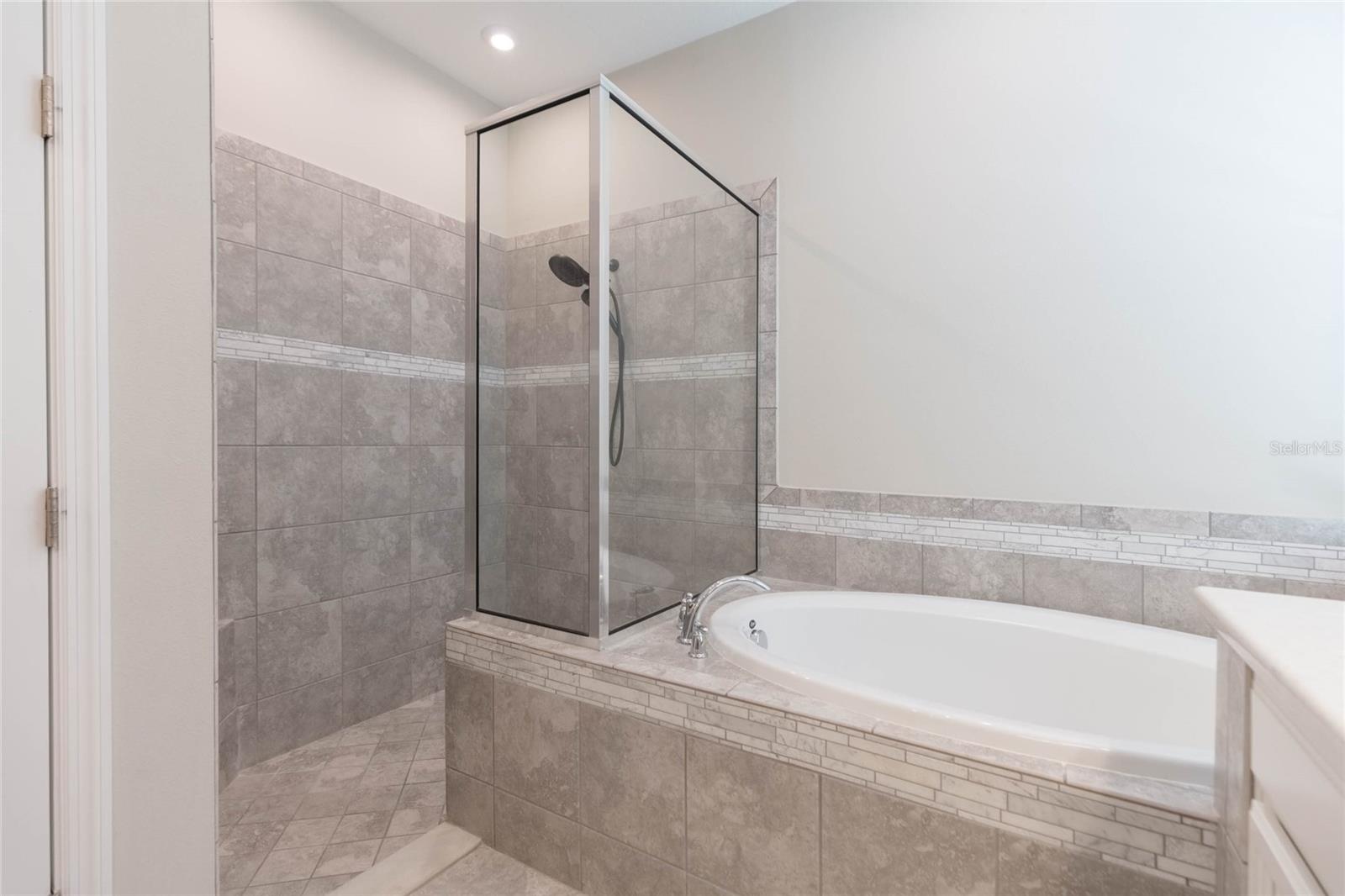 13649 CANNON DR — photo 17