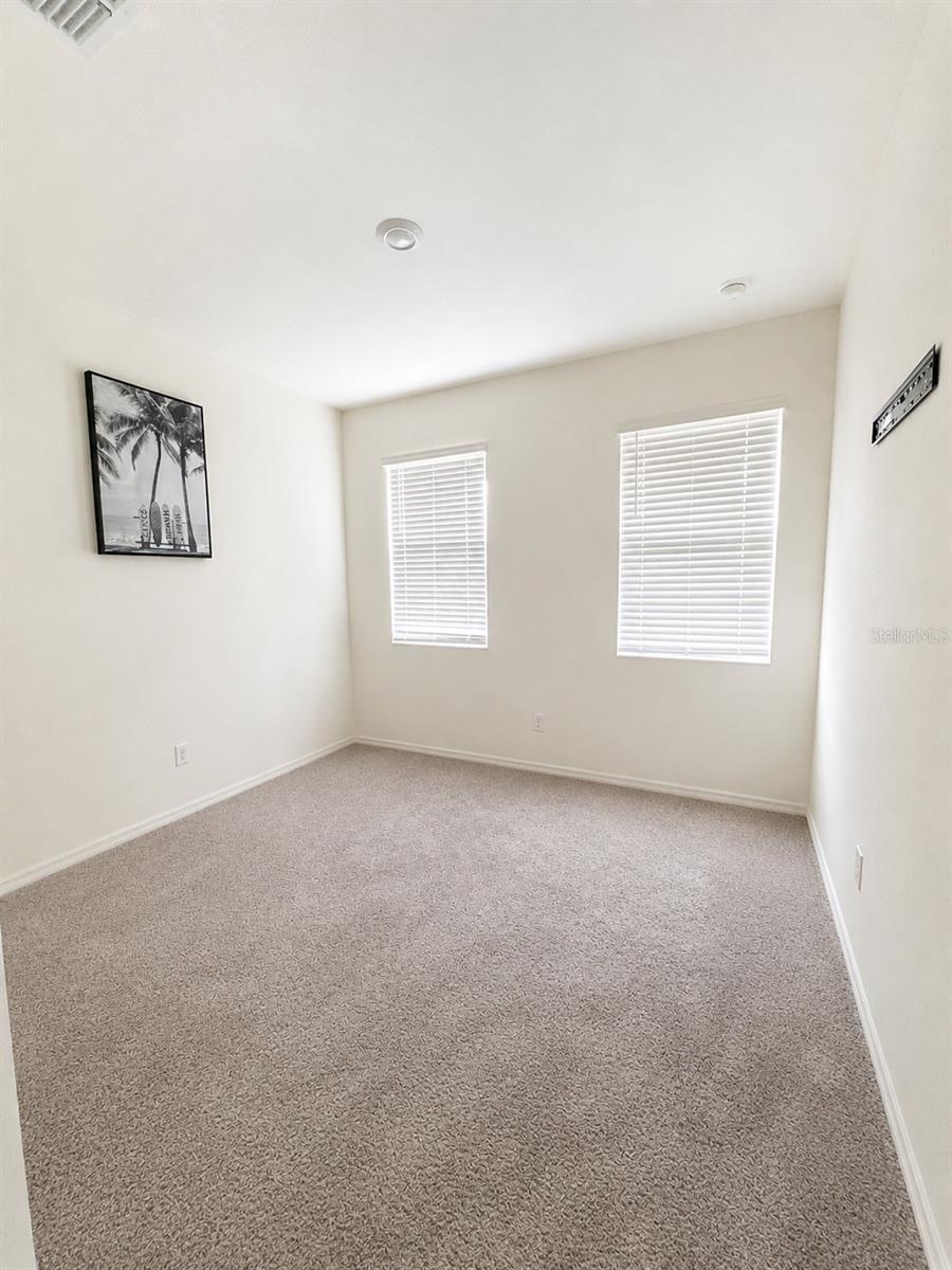9589 SANDY BLUFFS CIR — photo 21