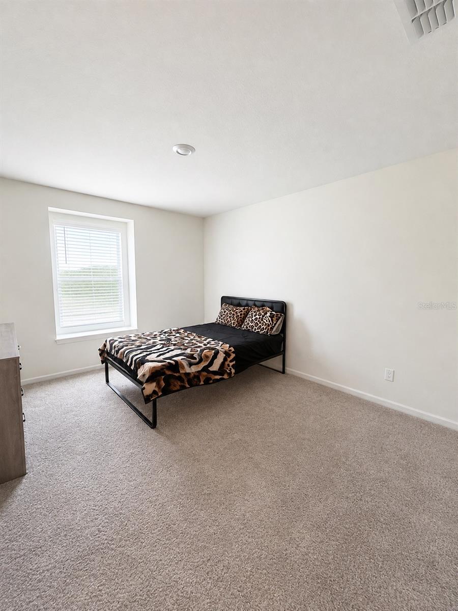 9589 SANDY BLUFFS CIR — photo 16