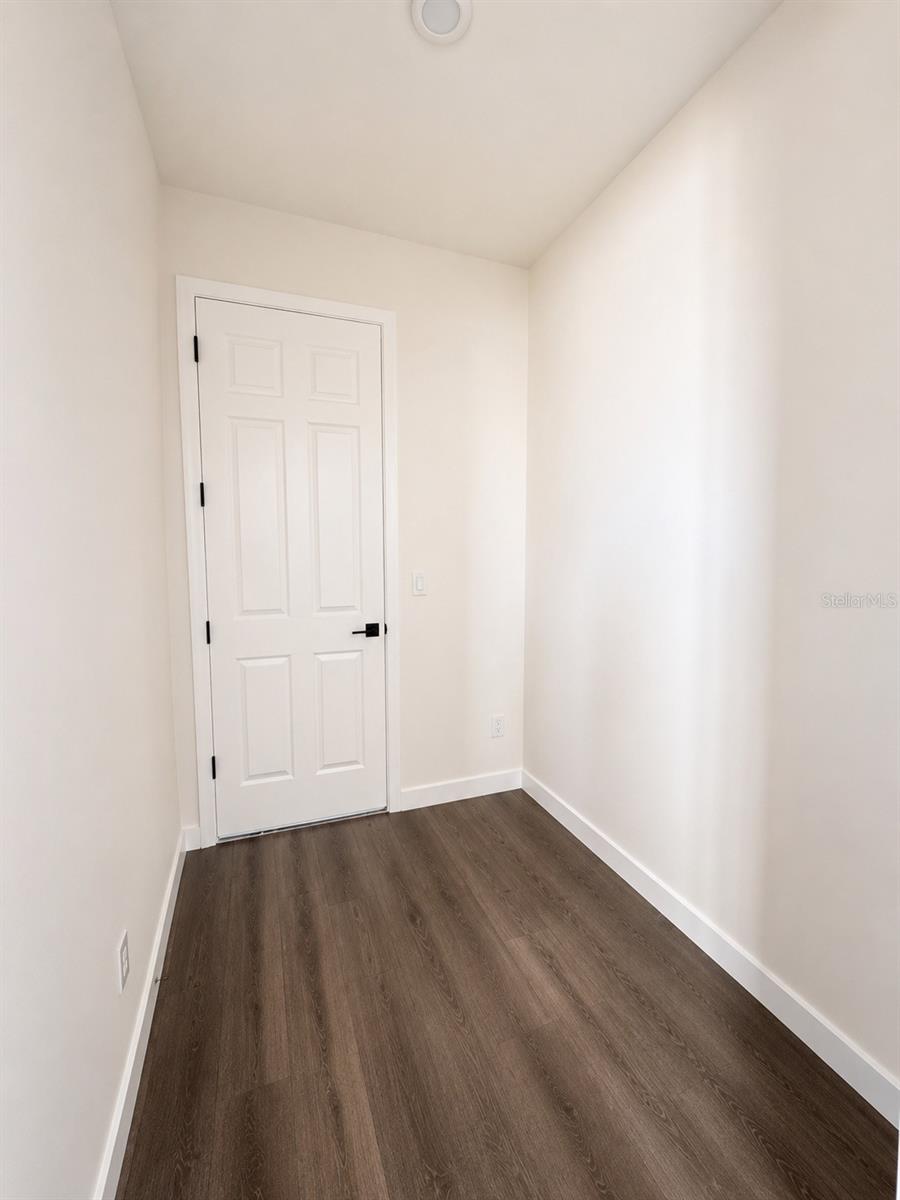 9589 SANDY BLUFFS CIR — photo 23