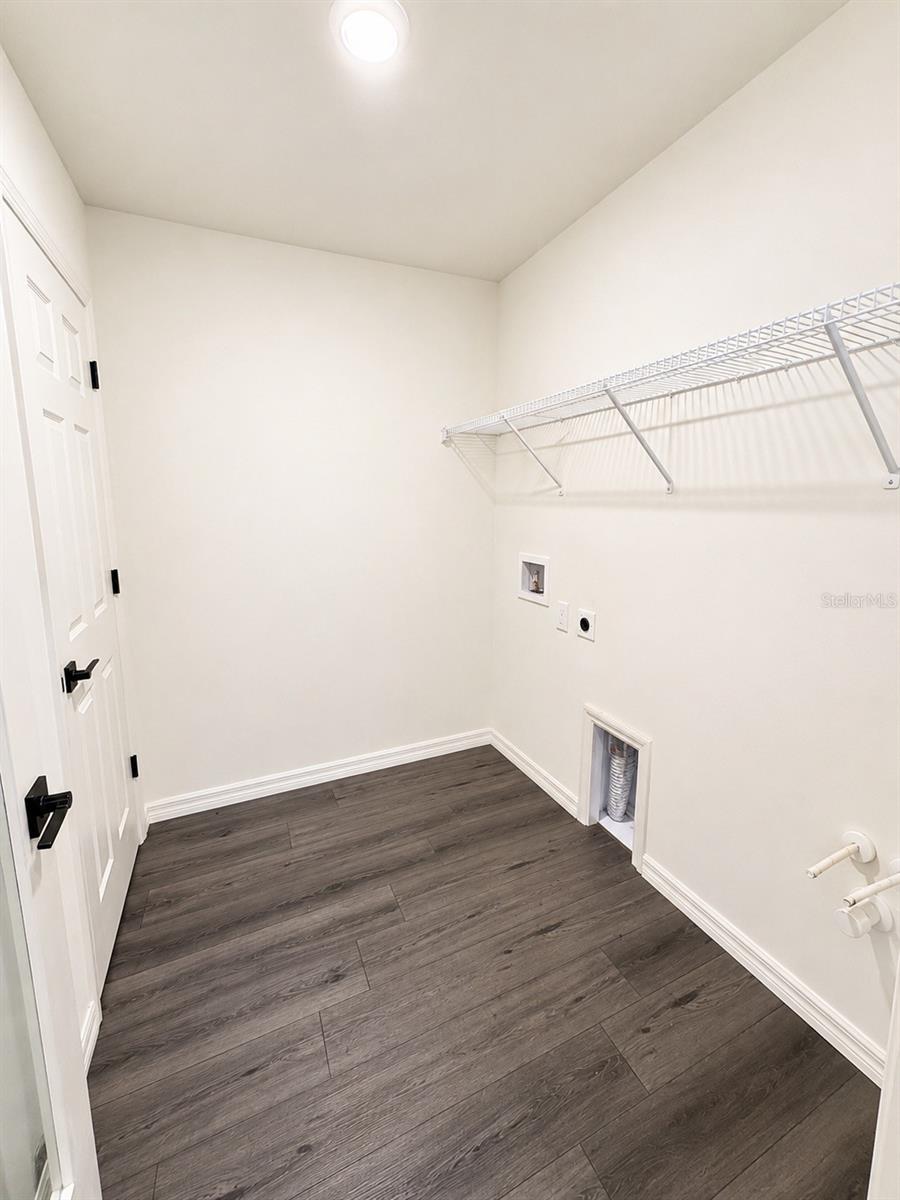 9589 SANDY BLUFFS CIR — photo 18