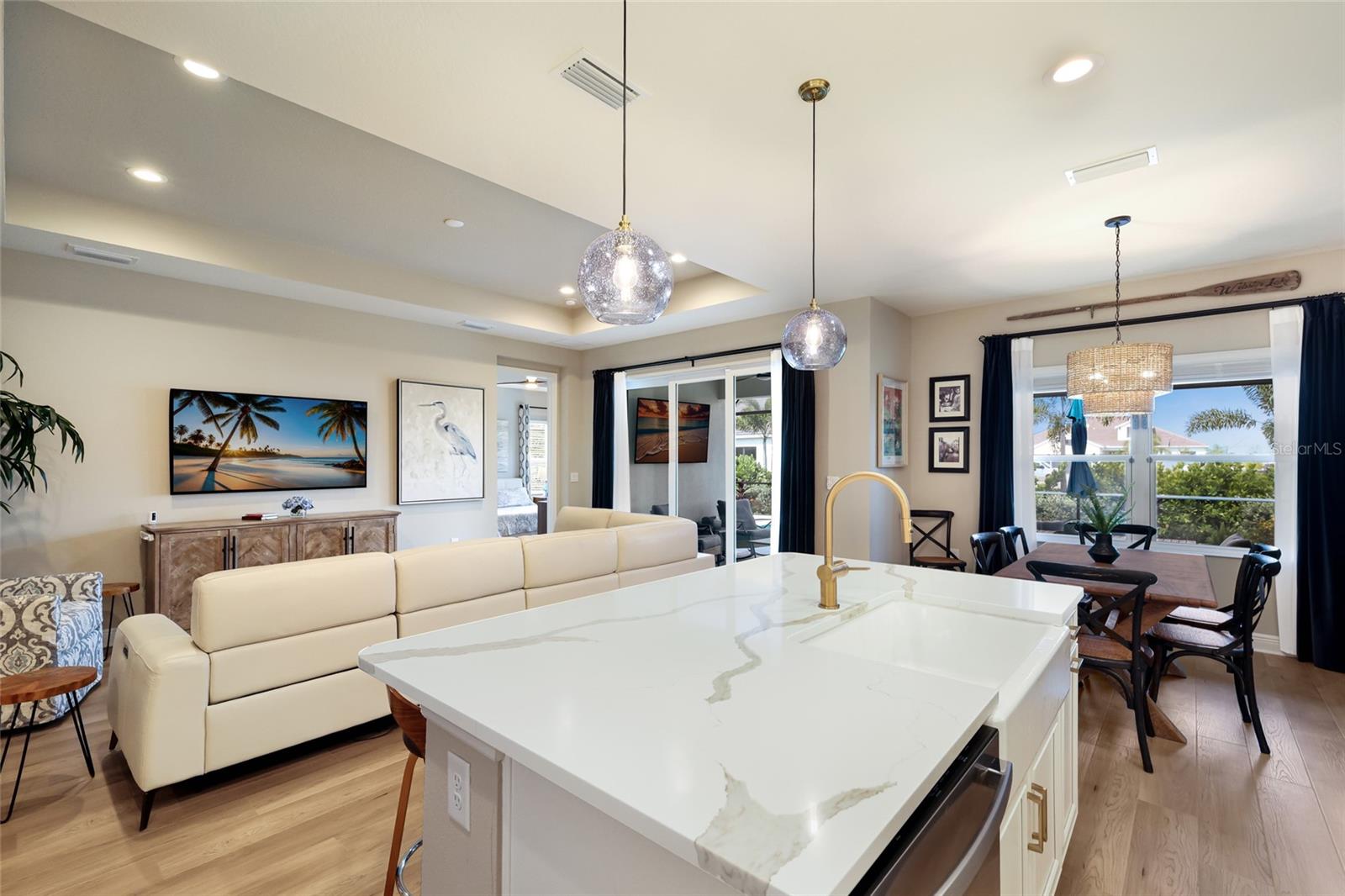 8011 ANTHIRIUM LOOP — photo 12