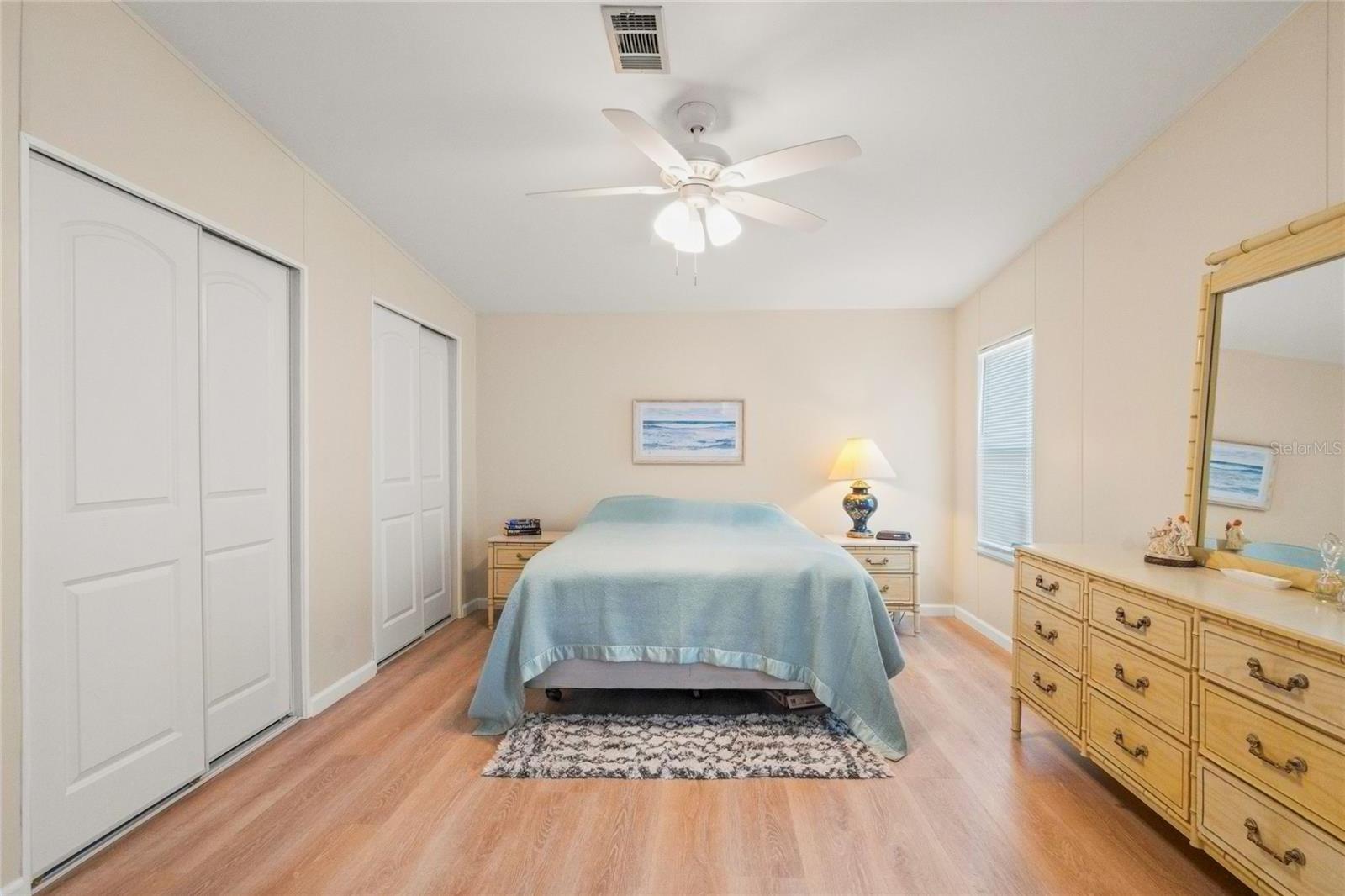 693 RIVERVIEW CIR — photo 16