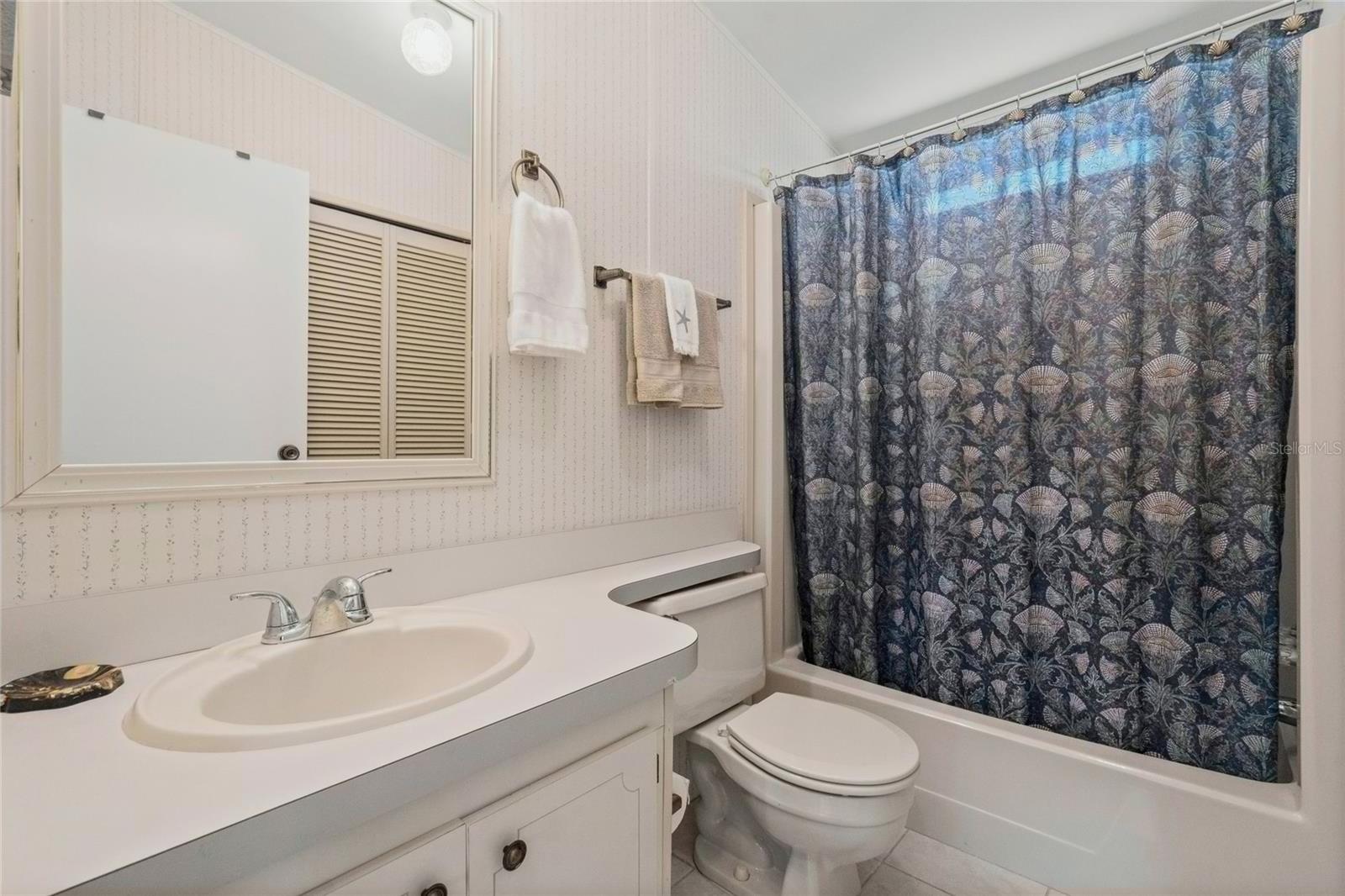 693 RIVERVIEW CIR — photo 25