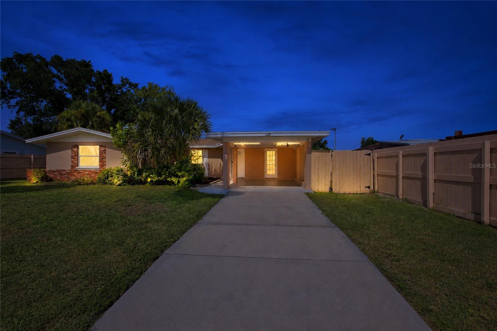 1509 BANYAN DR — photo 2