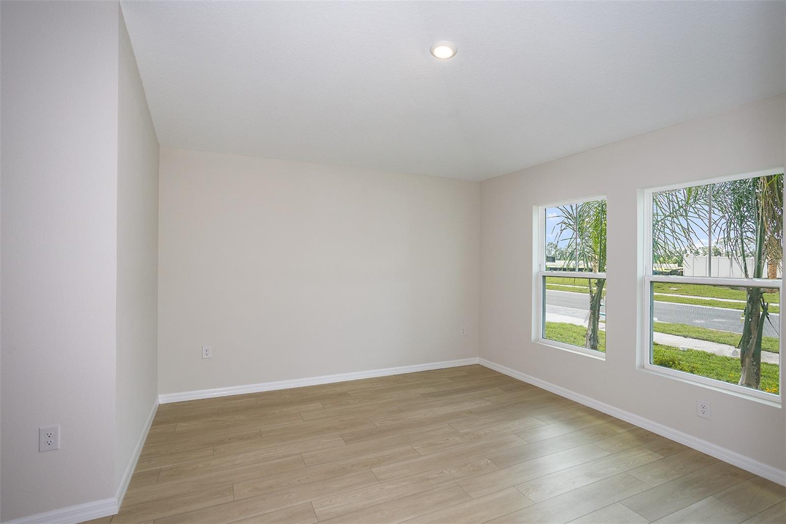 36691 THORNHEDGE DR — photo 18