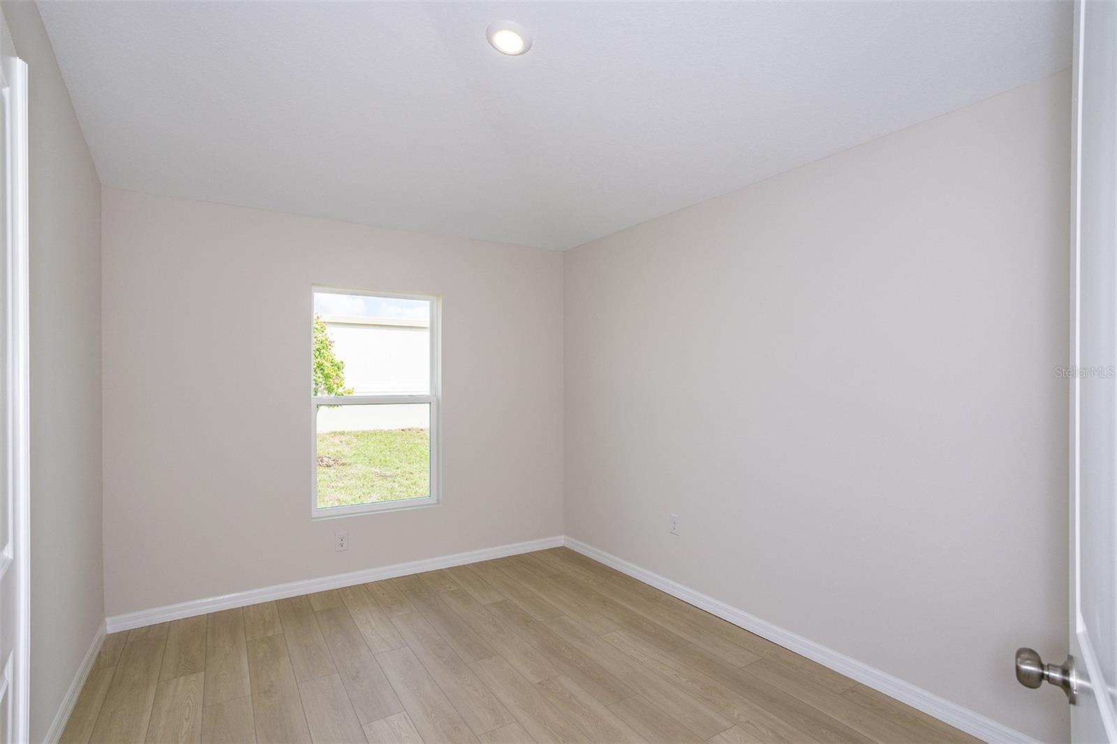 36691 THORNHEDGE DR — photo 19