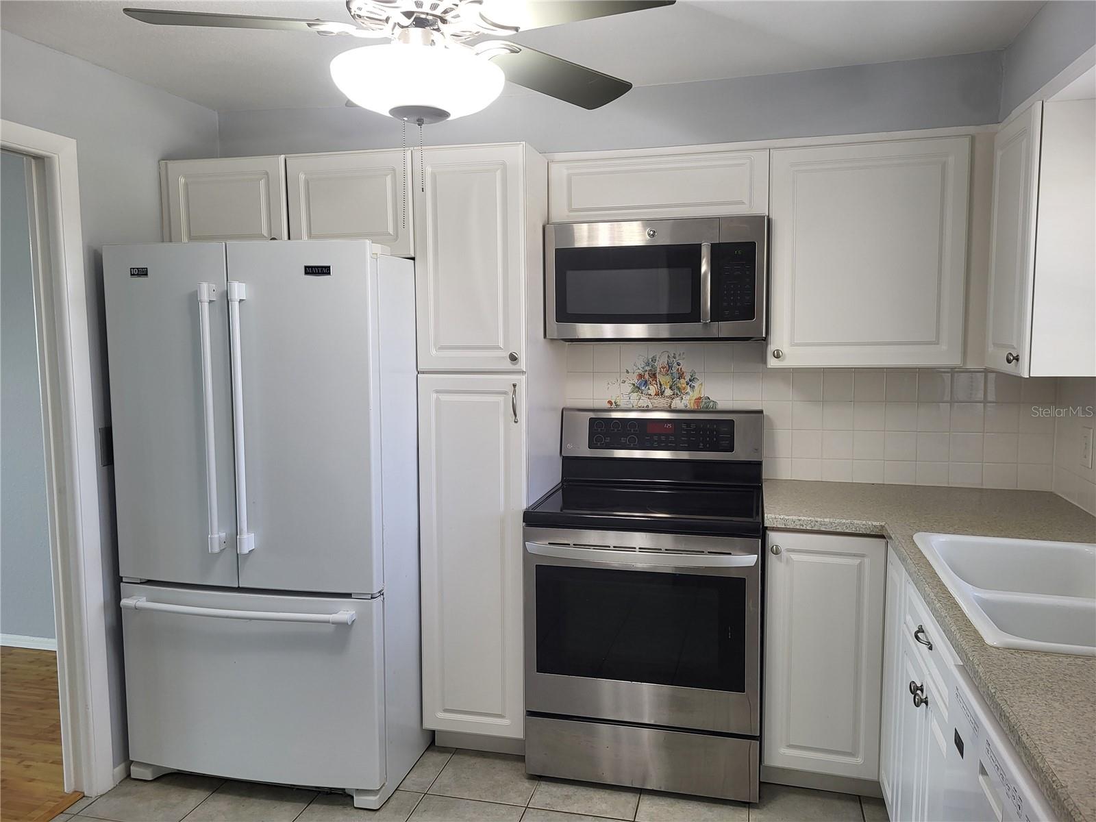 4775 COVE CIR #606 — photo 7