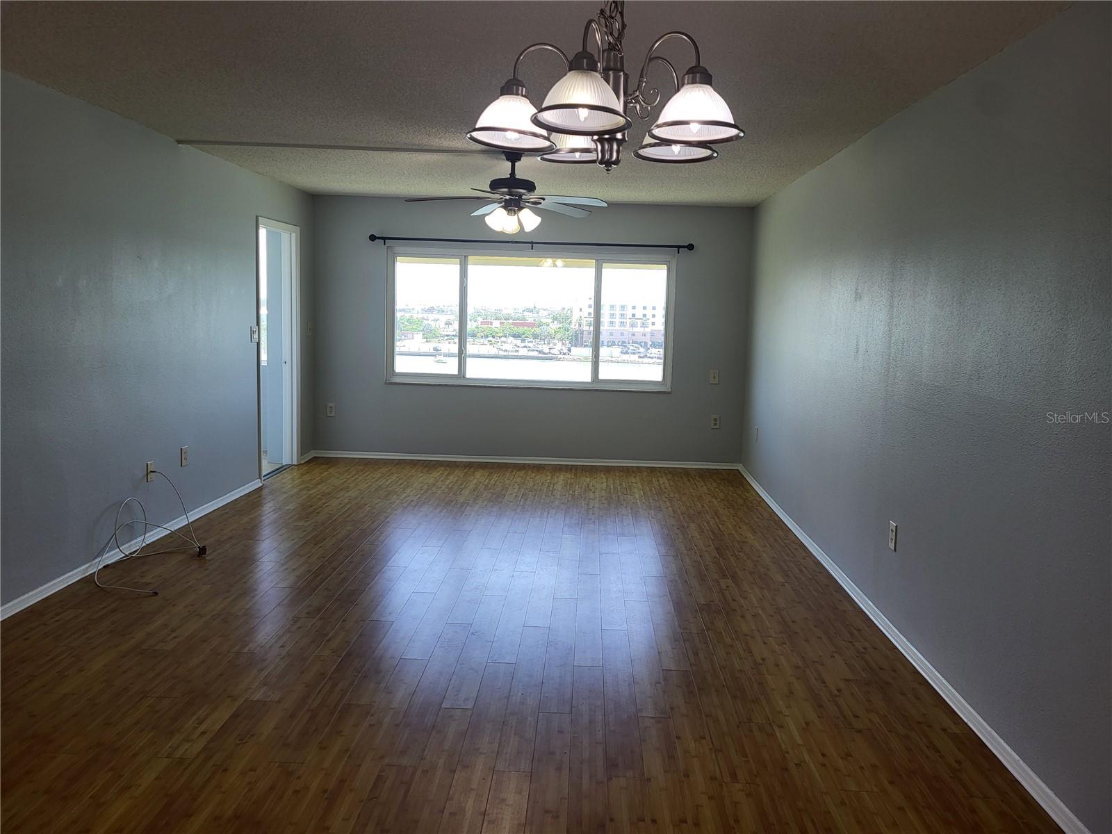 4775 COVE CIR #606 — photo 12