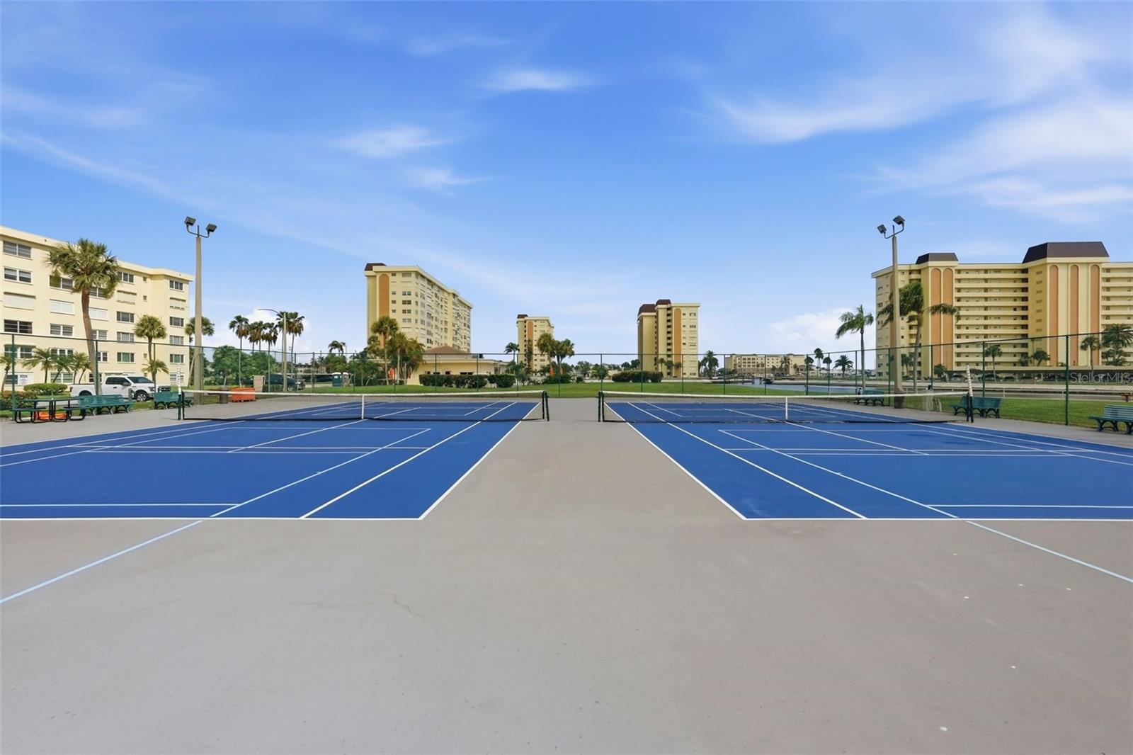 4775 COVE CIR #606 — photo 37