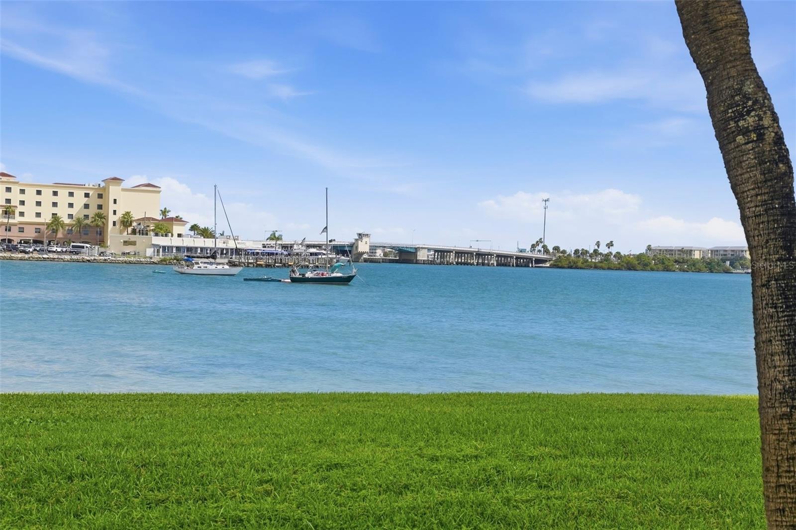 4775 COVE CIR #606 — photo 42