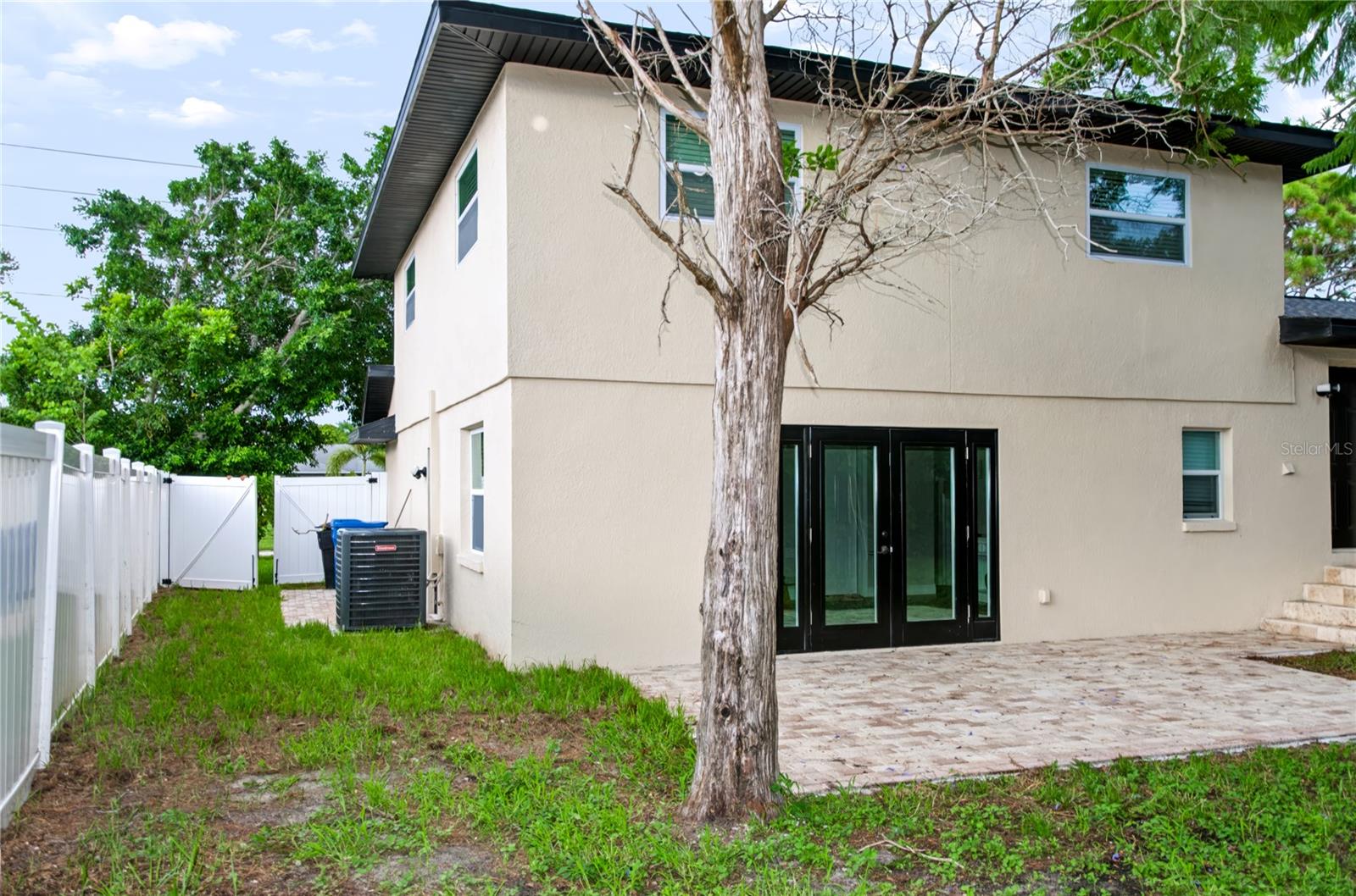 2596 COLUMBUS WAY S — photo 37