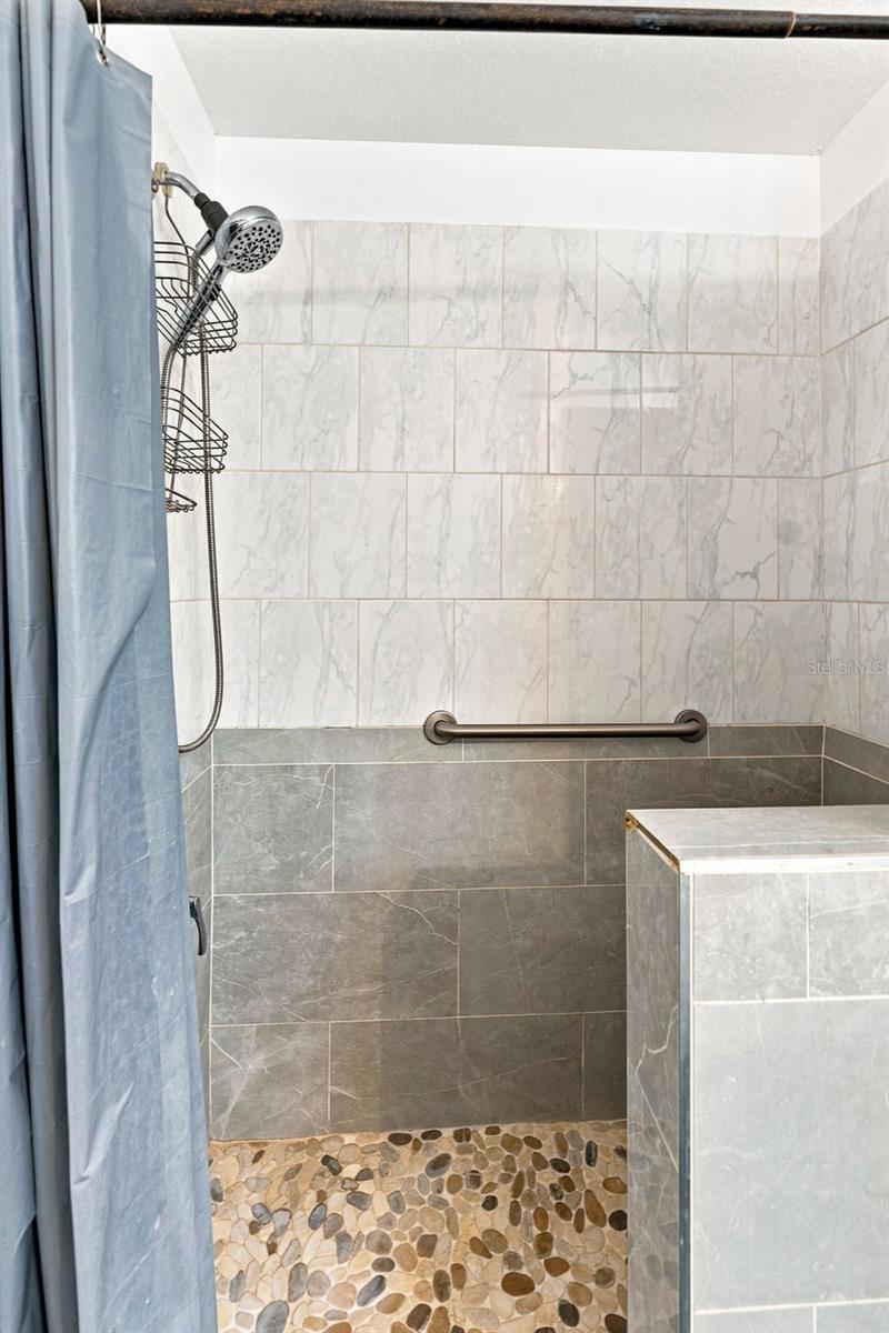 1801 BETHUNE DR — photo 23