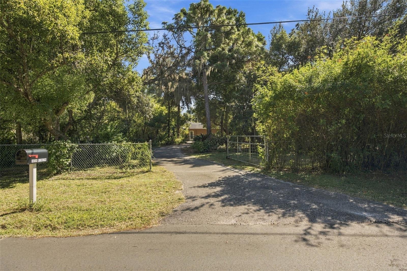 19709 HIAWATHA RD — photo 42