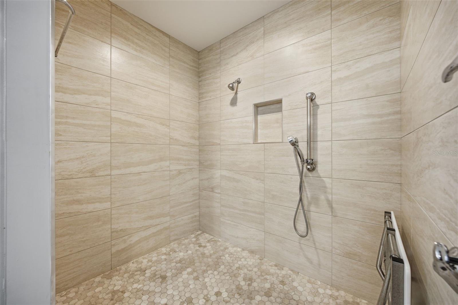 10715 CARROLLWOOD DR — photo 20