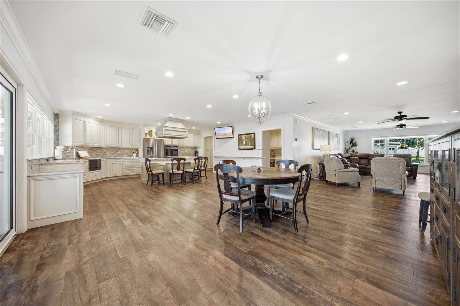 10715 CARROLLWOOD DR — photo 9