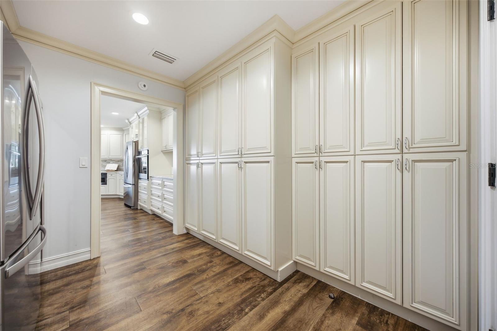 10715 CARROLLWOOD DR — photo 28
