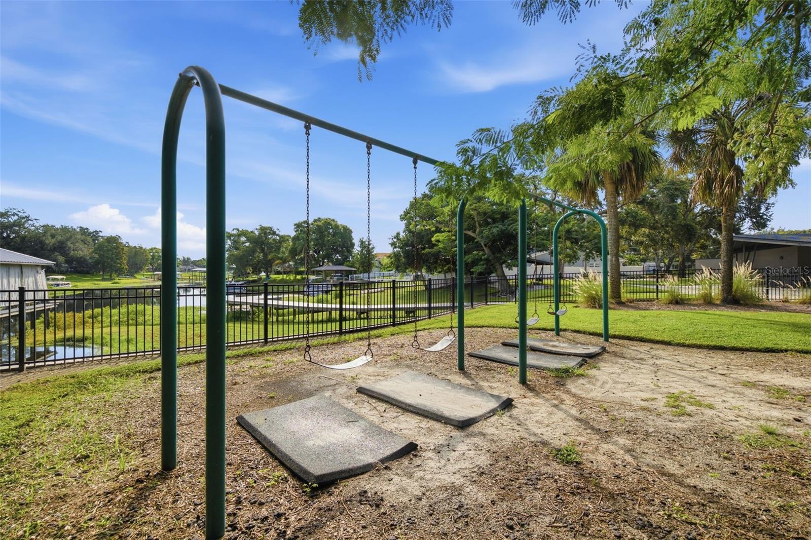10715 CARROLLWOOD DR — photo 46