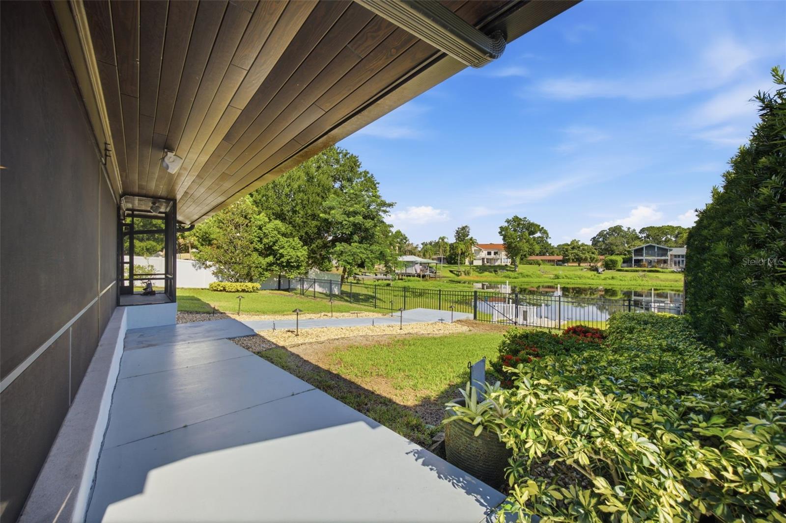 10715 CARROLLWOOD DR — photo 36