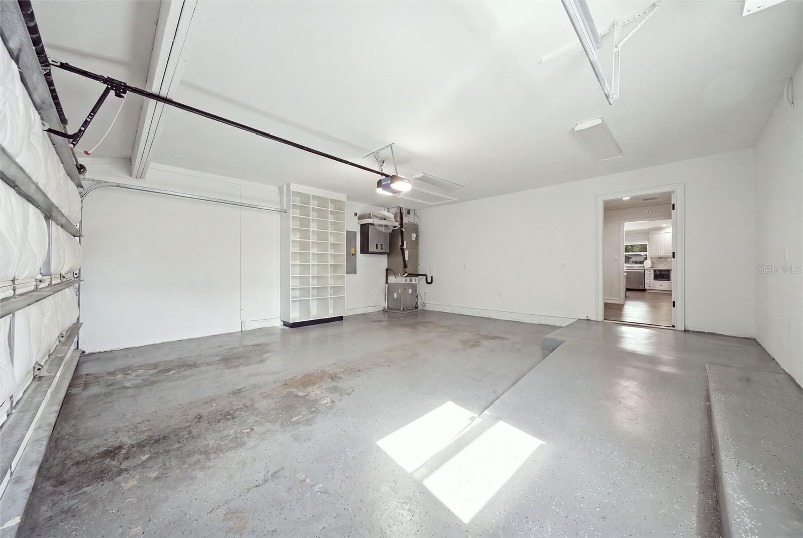 10715 CARROLLWOOD DR — photo 34