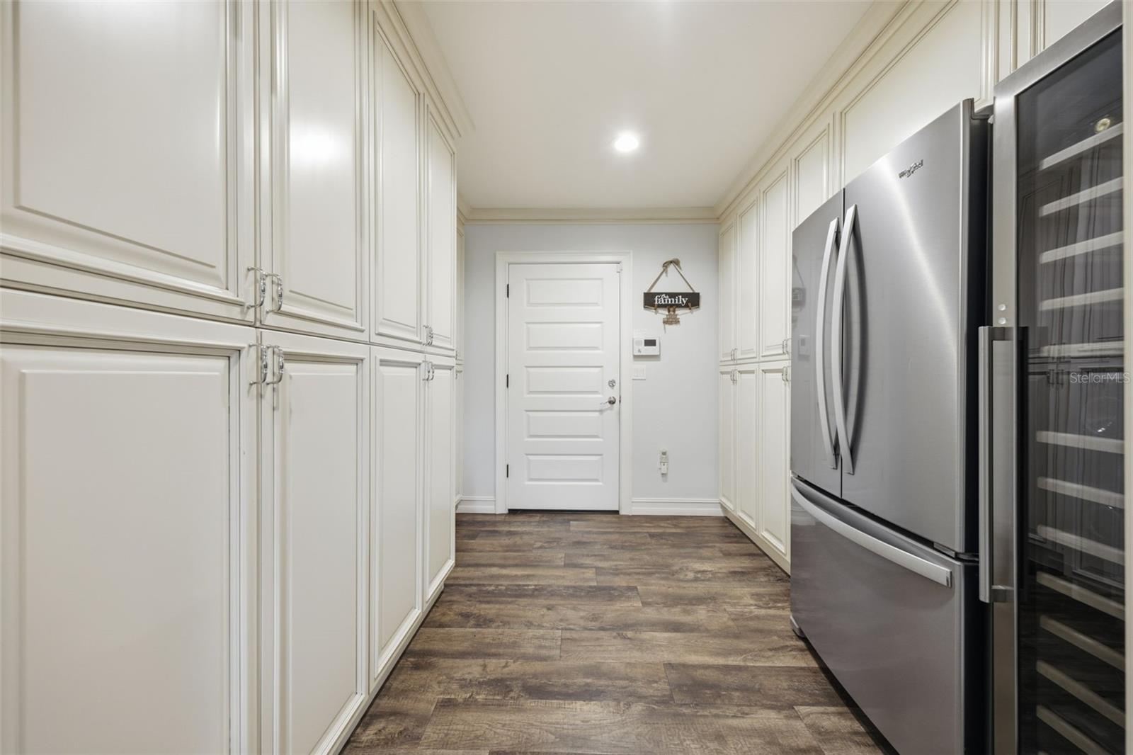 10715 CARROLLWOOD DR — photo 29