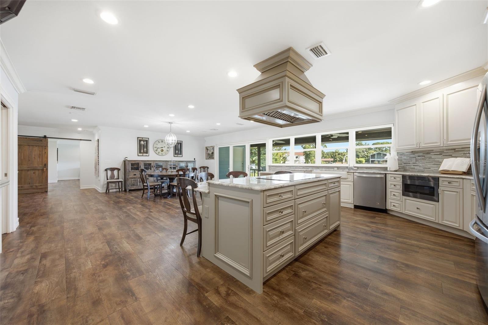 10715 CARROLLWOOD DR — photo 11