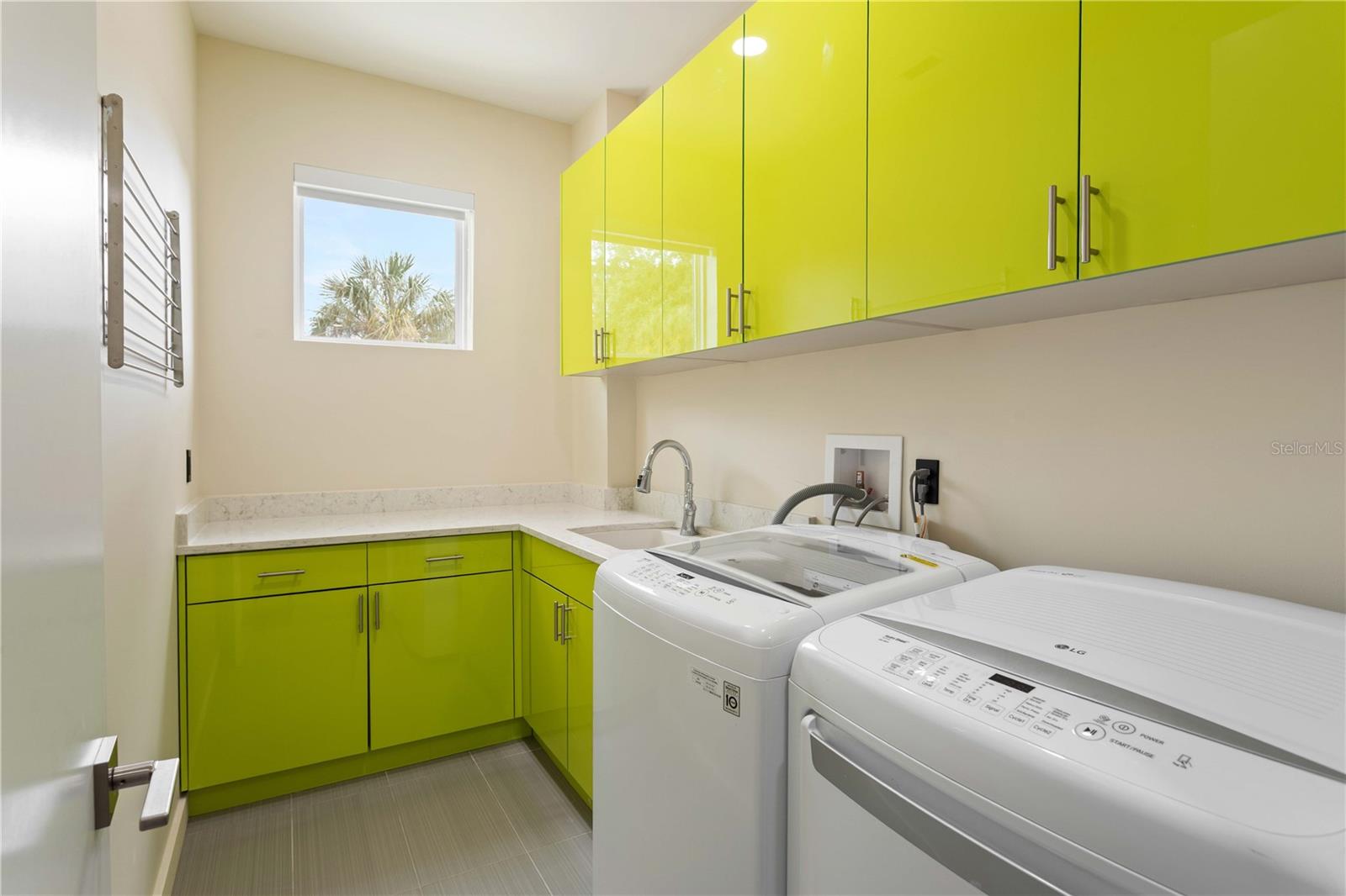 3207 W PAUL AVE — photo 47