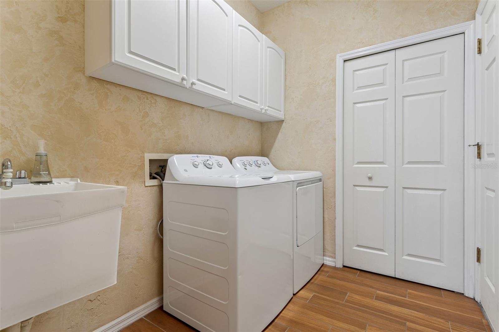 9703 HIDDEN COVE CT — photo 26