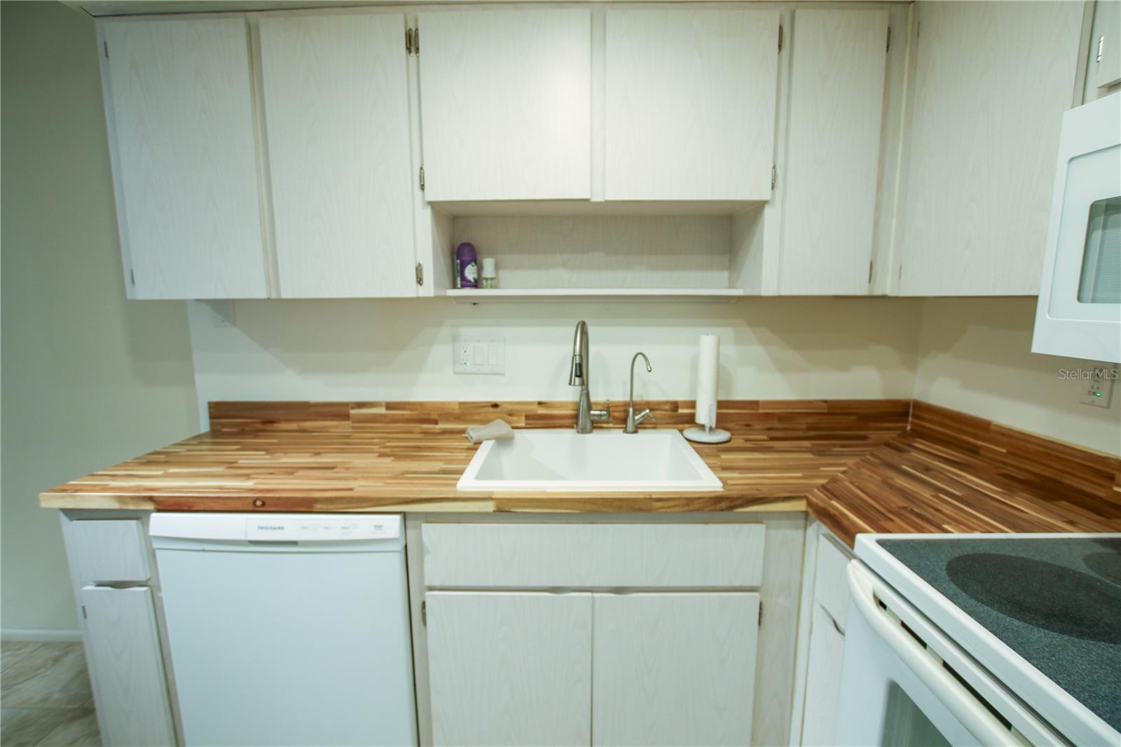 2360 SHELLY DR #B — photo 16