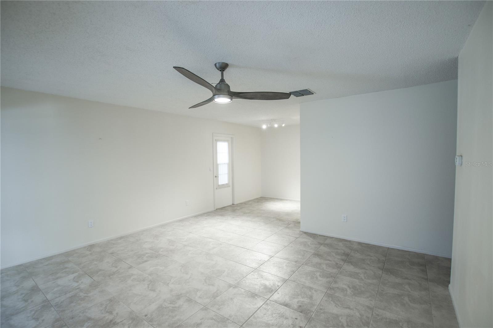 2360 SHELLY DR #B — photo 25