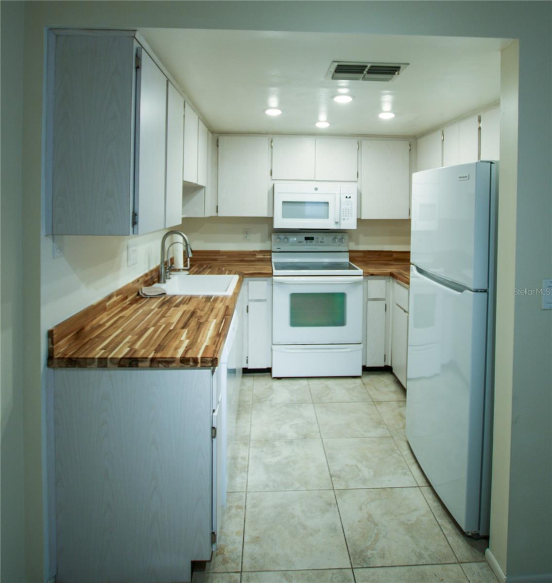 2360 SHELLY DR #B — photo 18