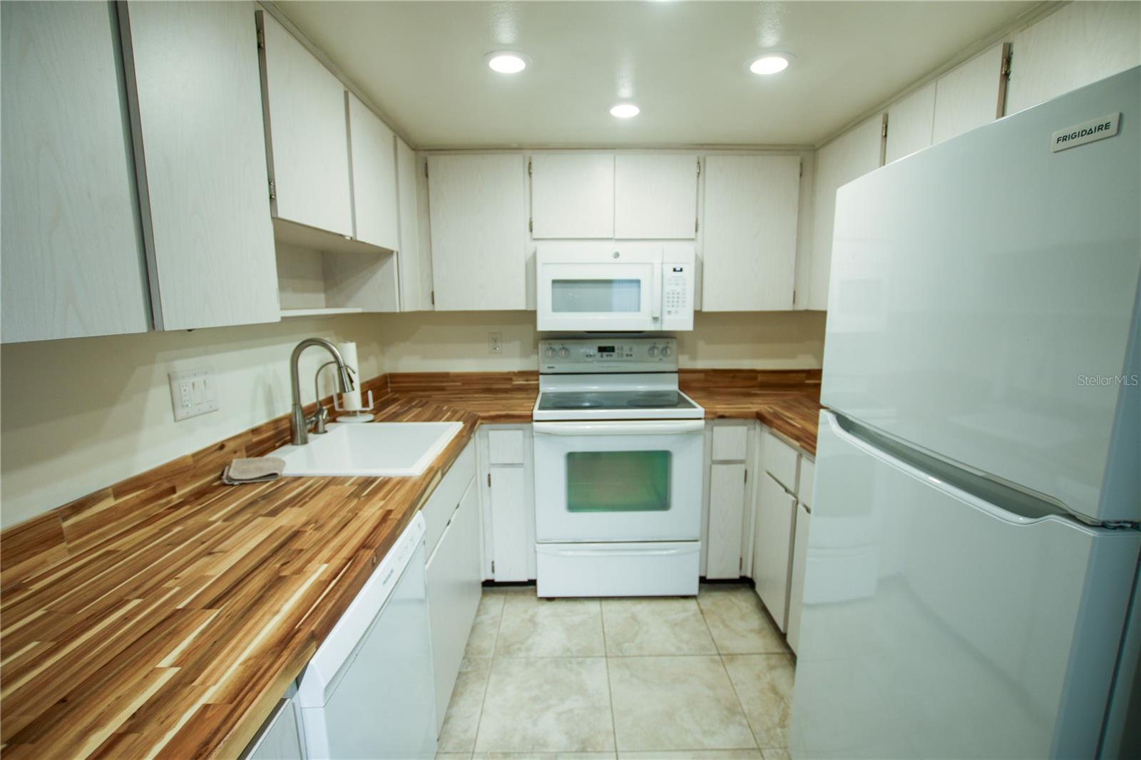 2360 SHELLY DR #B — photo 20