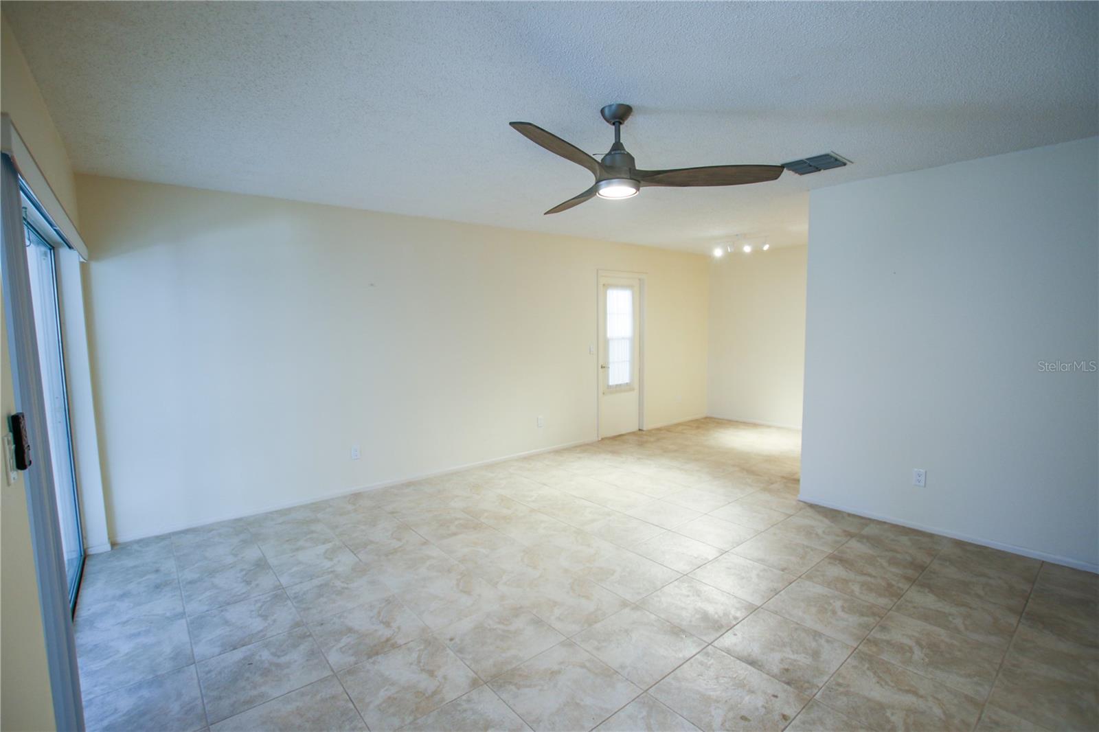 2360 SHELLY DR #B — photo 27