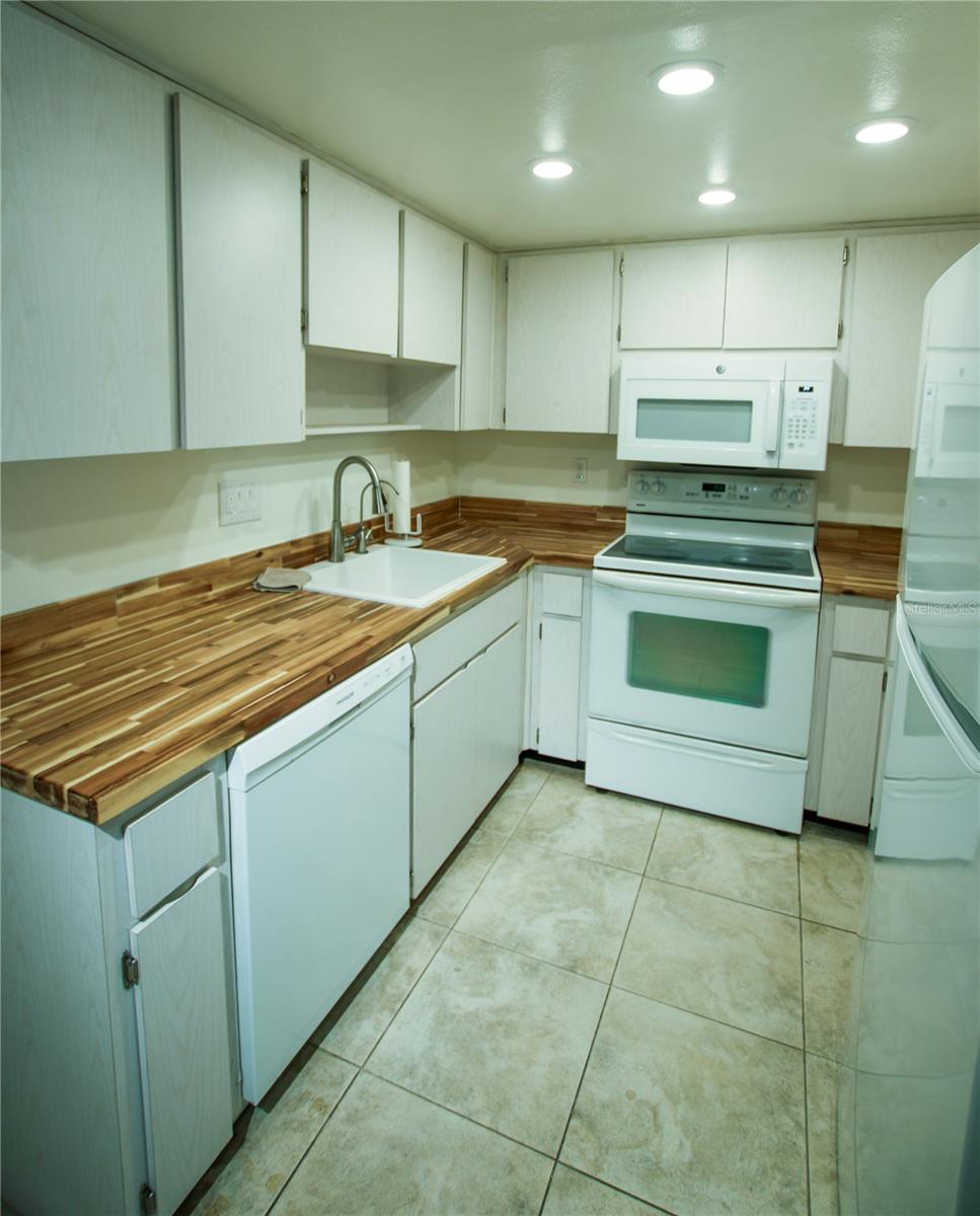 2360 SHELLY DR #B — photo 21
