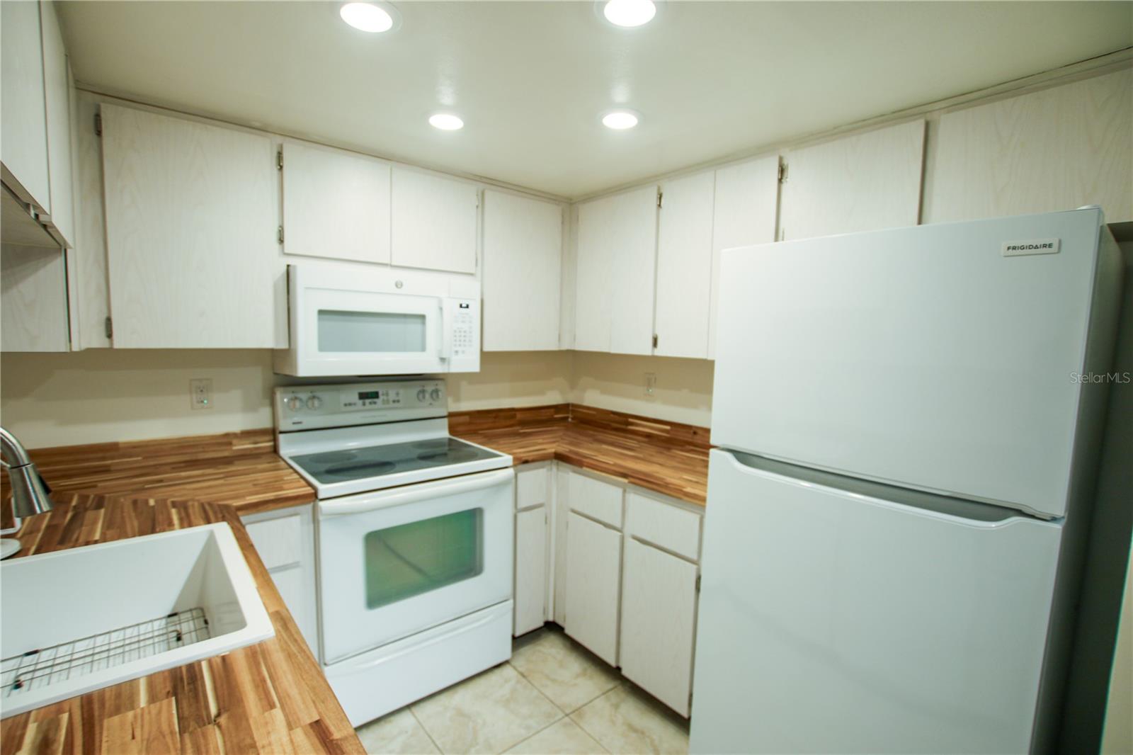 2360 SHELLY DR #B — photo 17