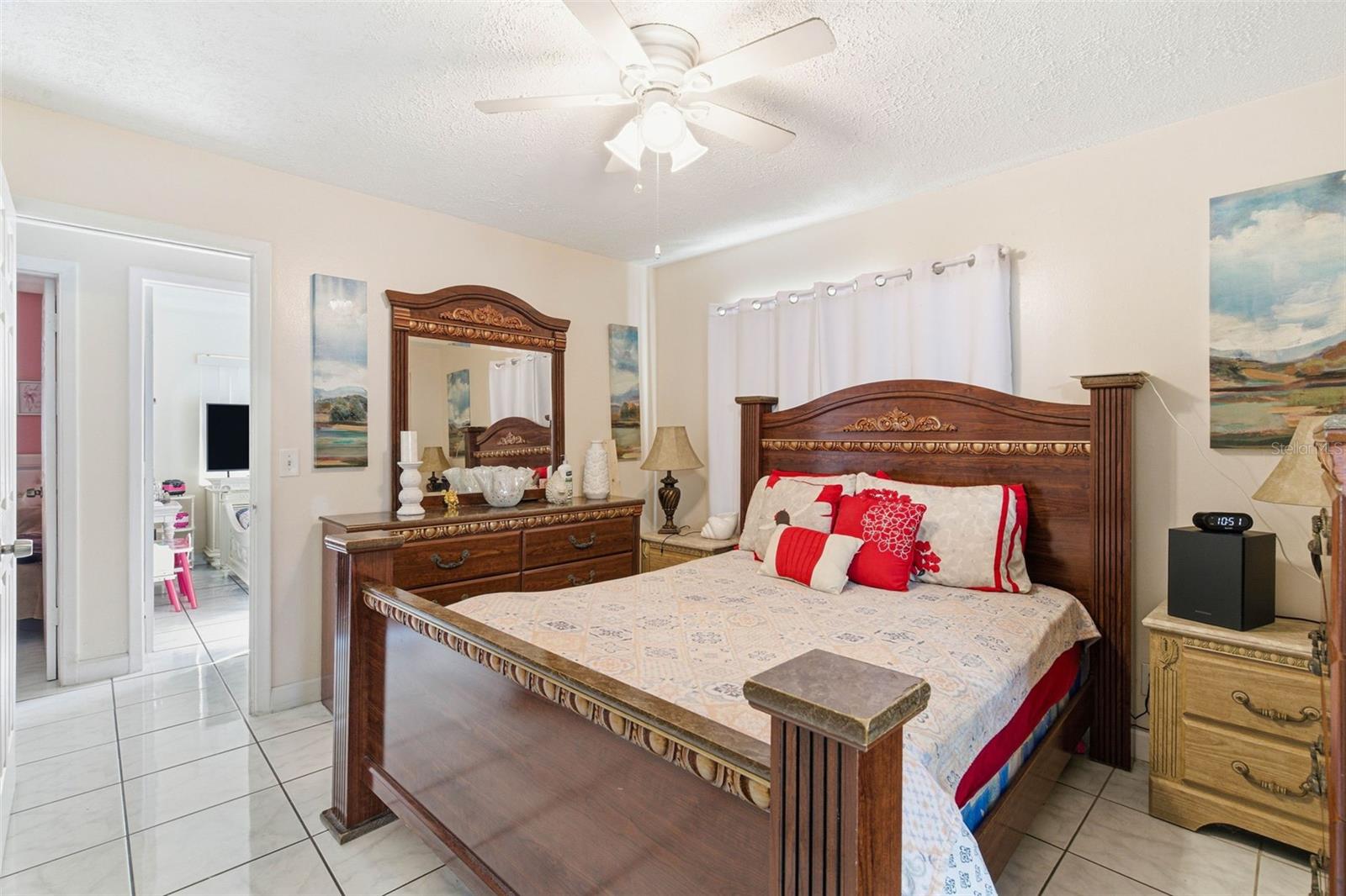 4914 HOLIDAY DR — photo 52