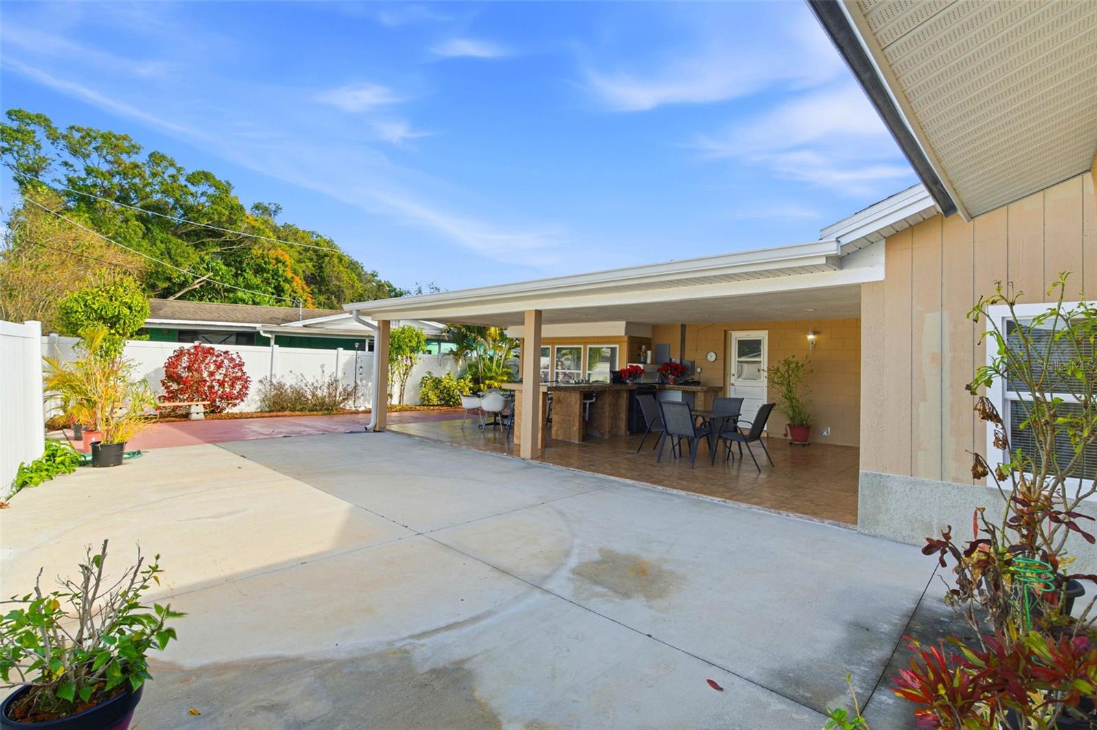 4914 HOLIDAY DR — photo 17