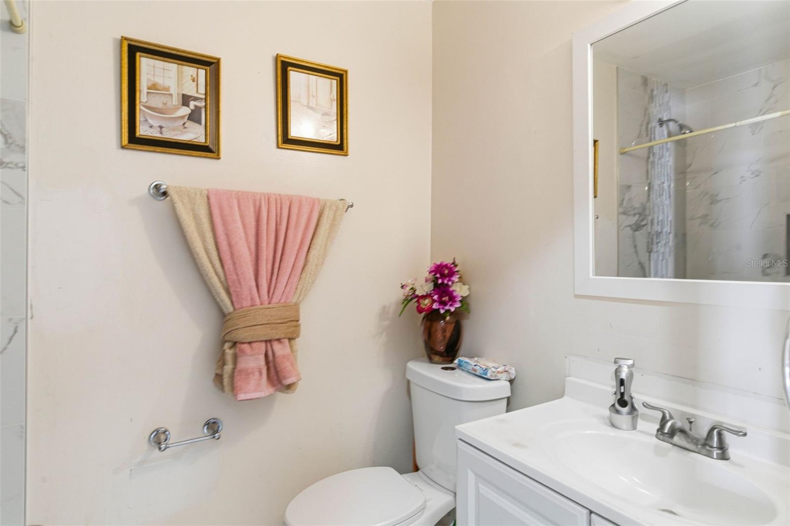 4914 HOLIDAY DR — photo 32