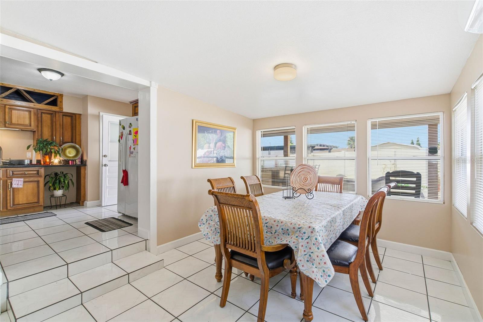 4914 HOLIDAY DR — photo 37