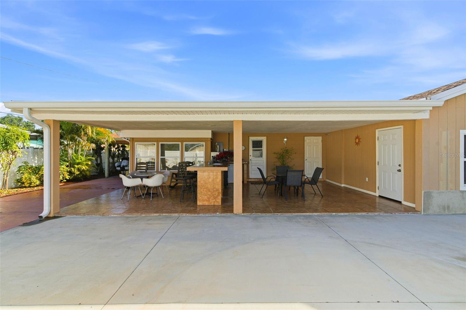 4914 HOLIDAY DR — photo 16