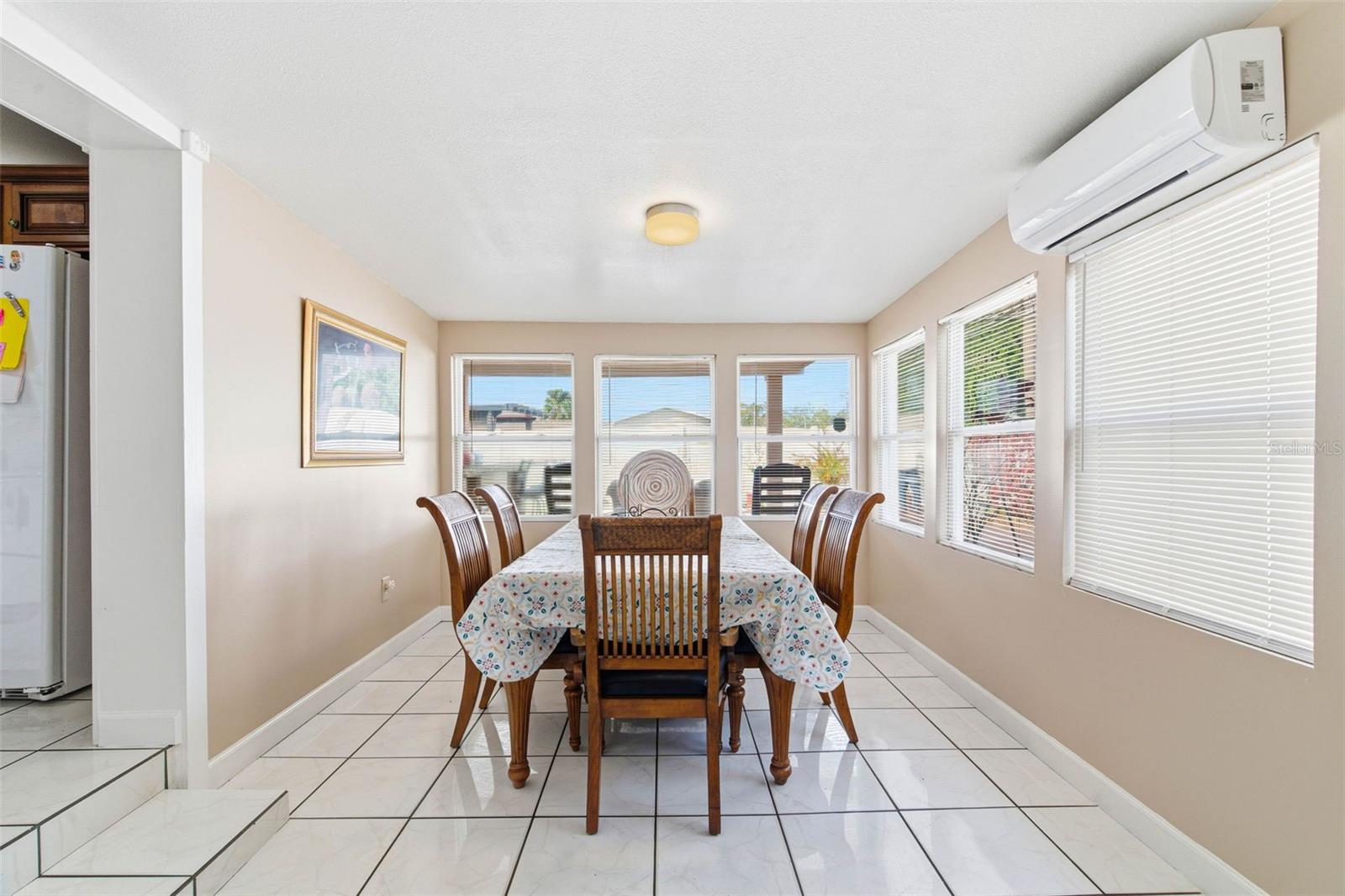 4914 HOLIDAY DR — photo 36